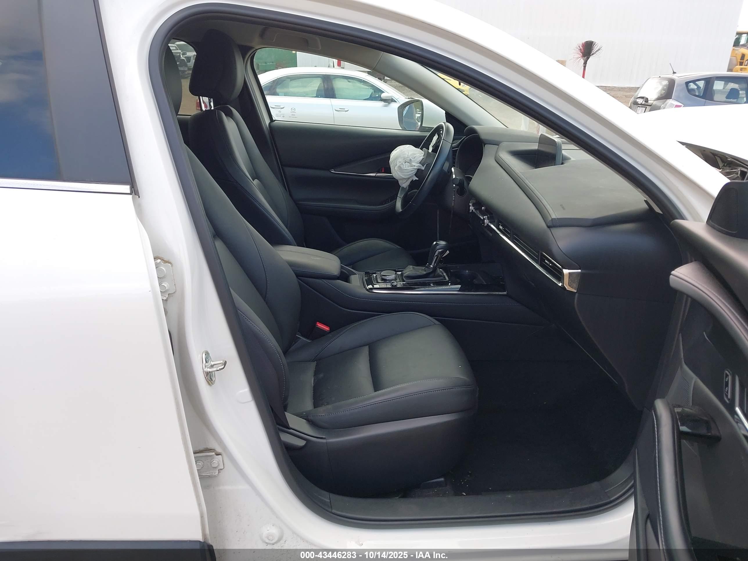MAZDA CX-30 image 5