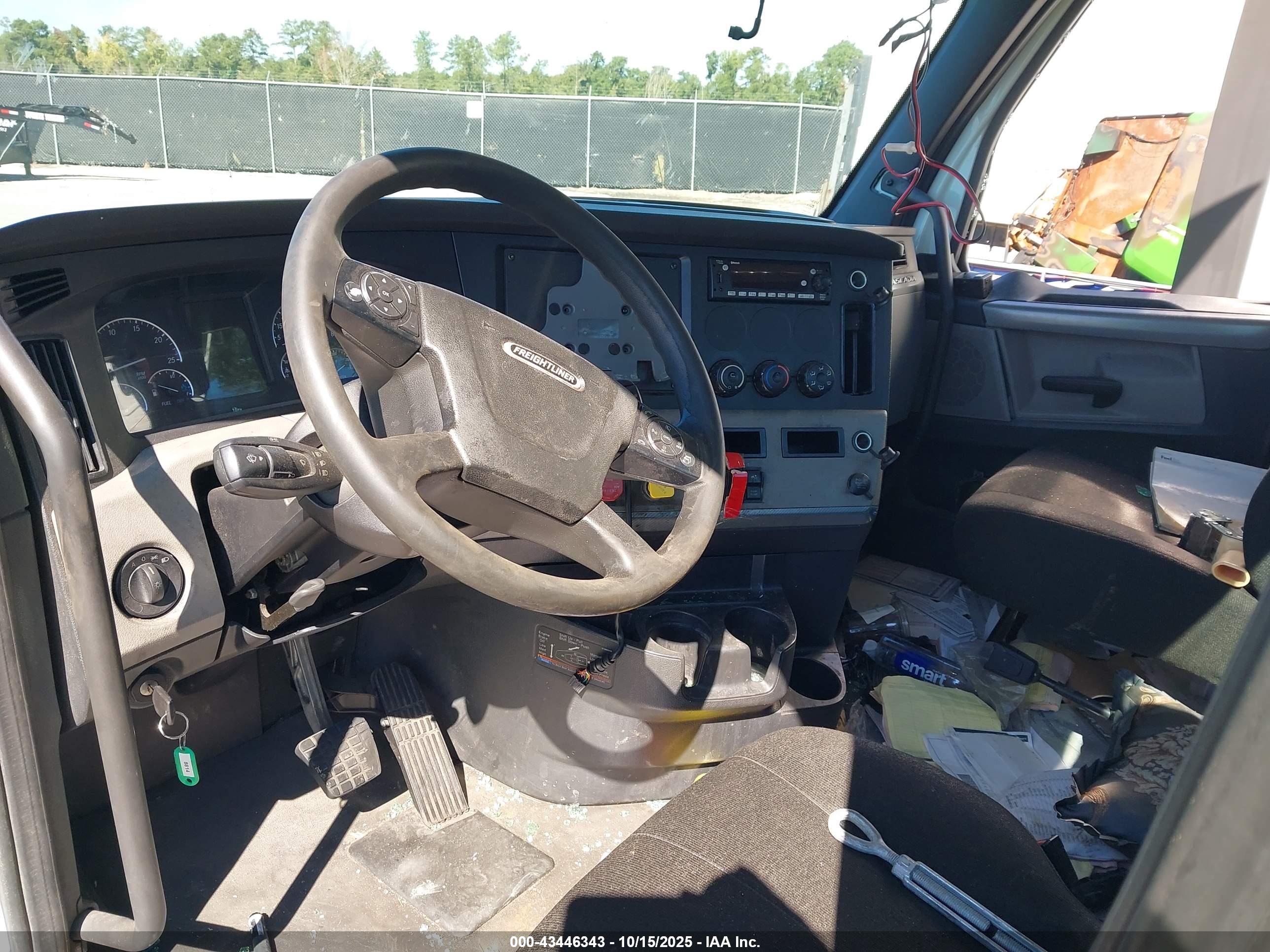 FREIGHTLINER NEW image 7