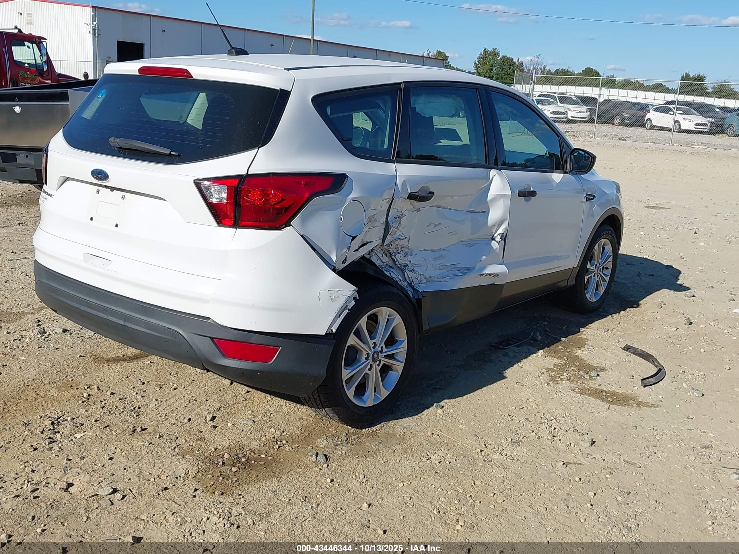 FORD ESCAPE image 4