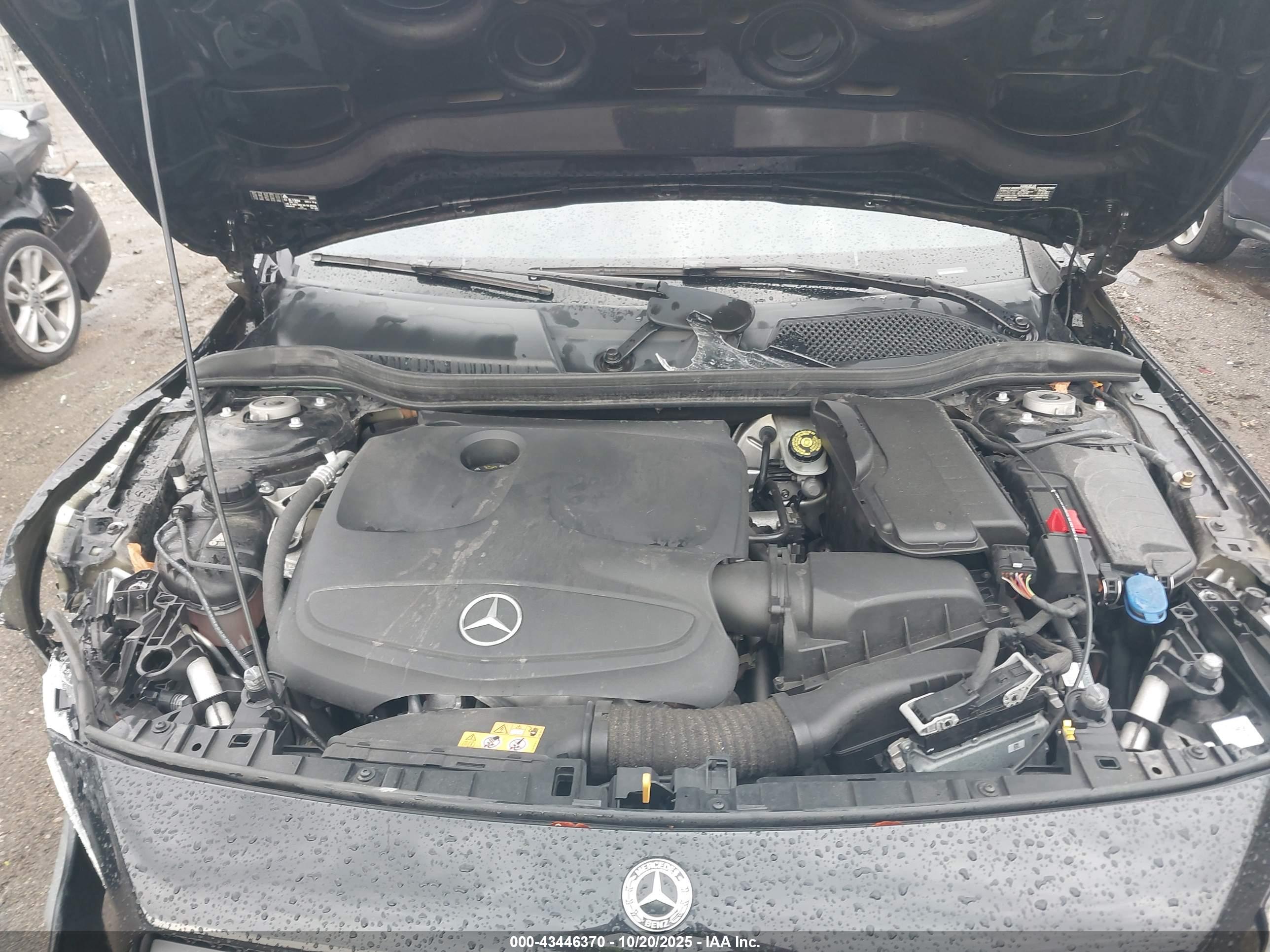 MERCEDES-BENZ GLA image 10