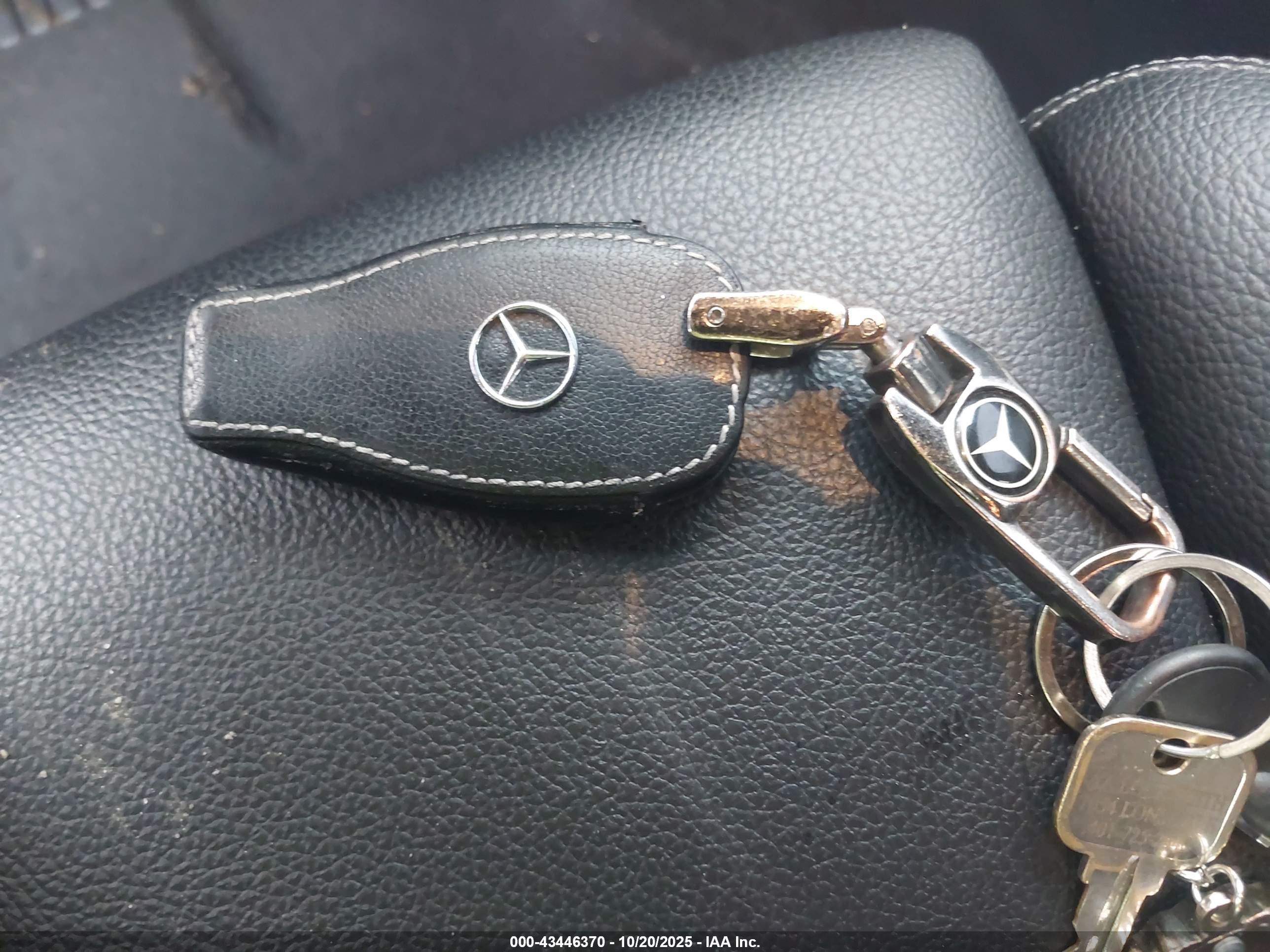 MERCEDES-BENZ GLA image 11