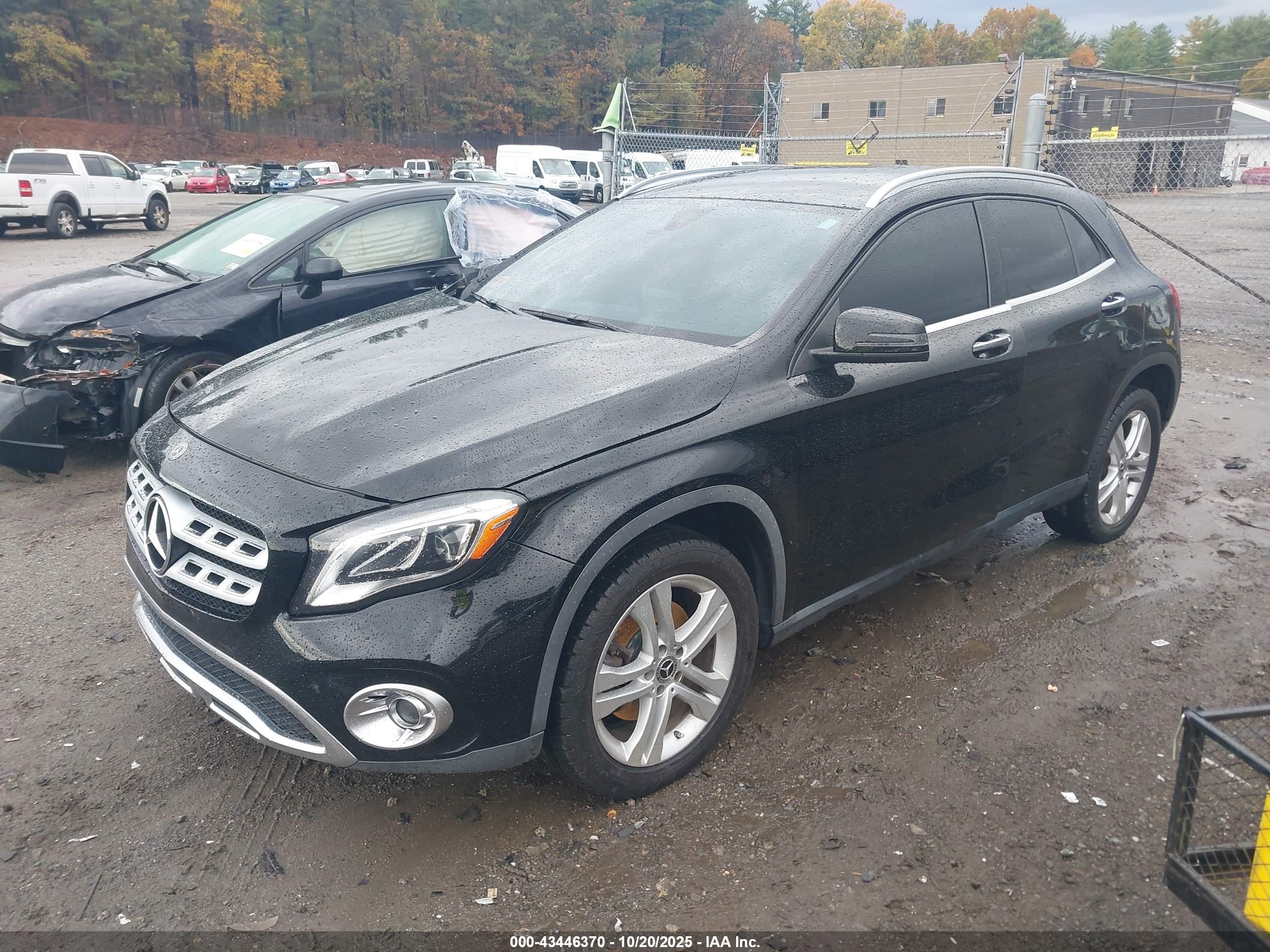 MERCEDES-BENZ GLA image 2