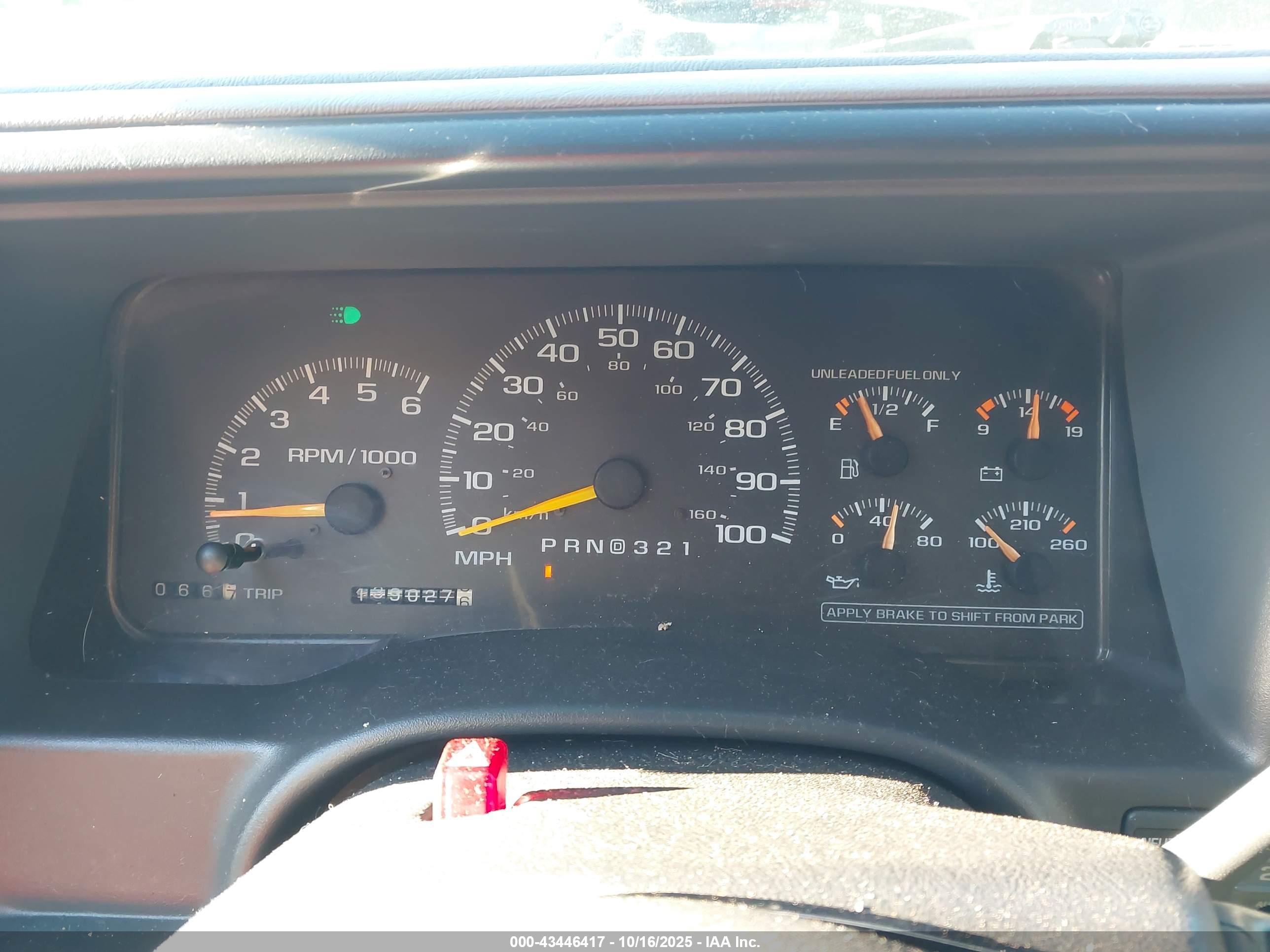 CHEVROLET SUBURBAN image 7
