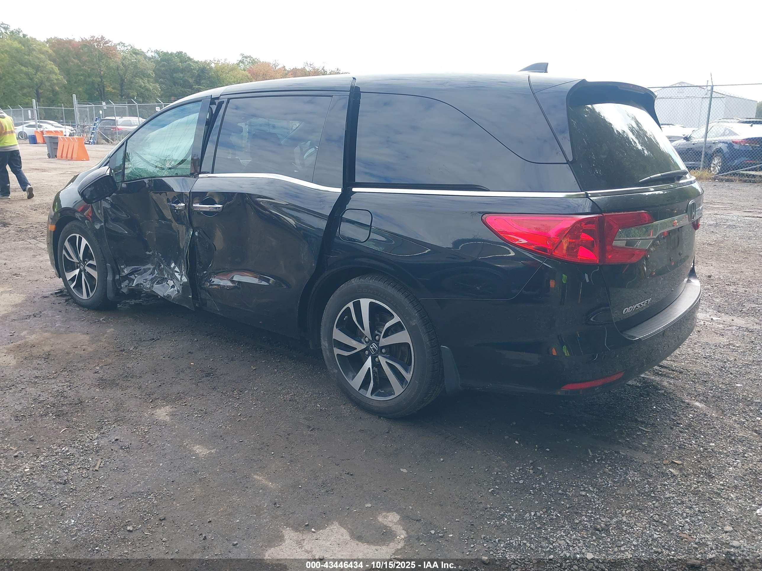 HONDA ODYSSEY image 3