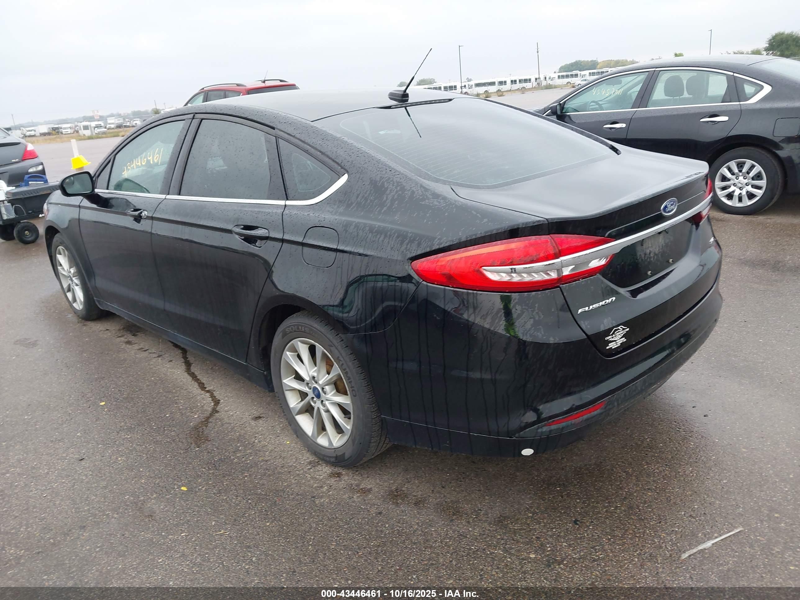 FORD FUSION image 3