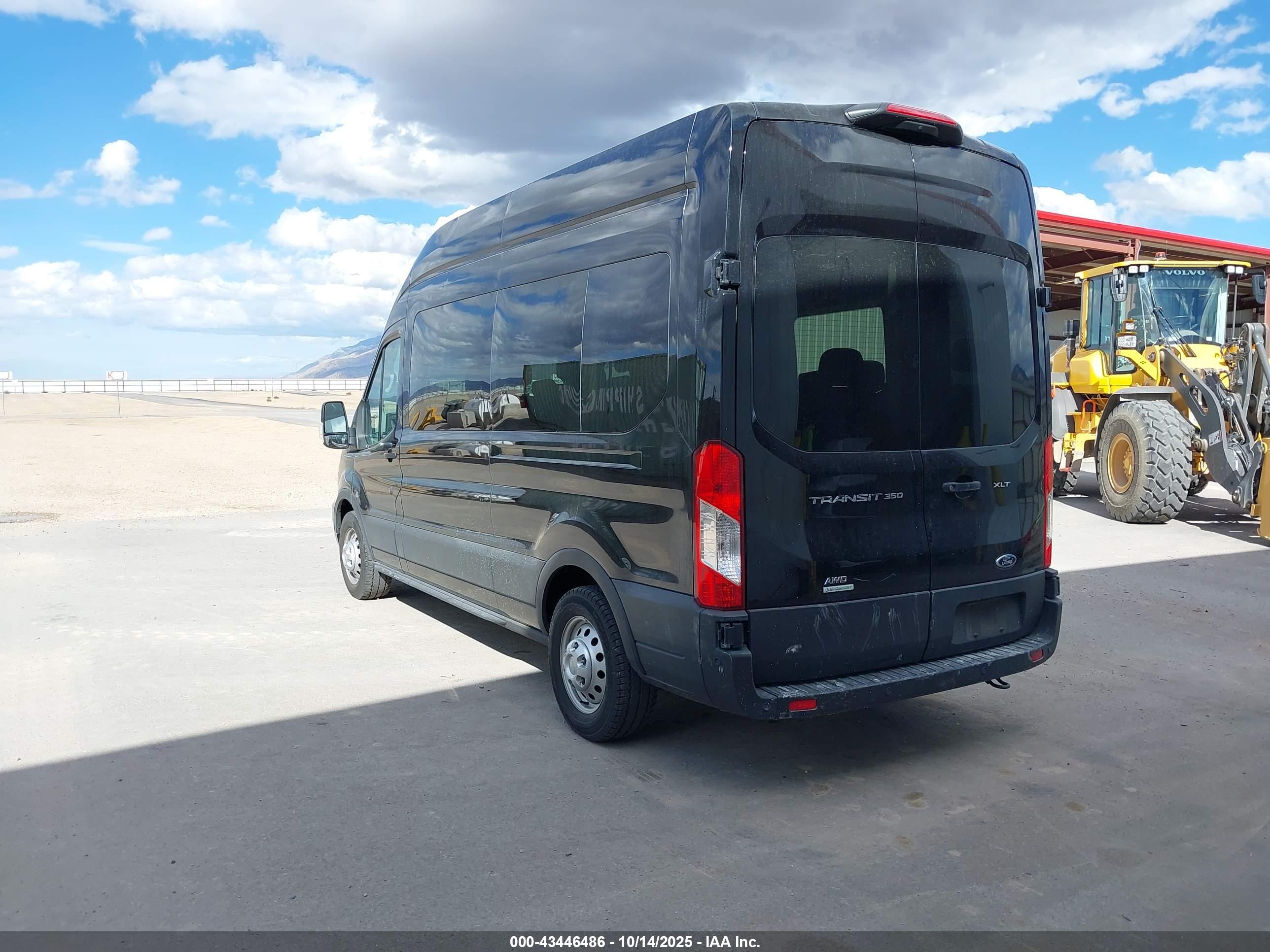 FORD TRANSIT-350 image 3