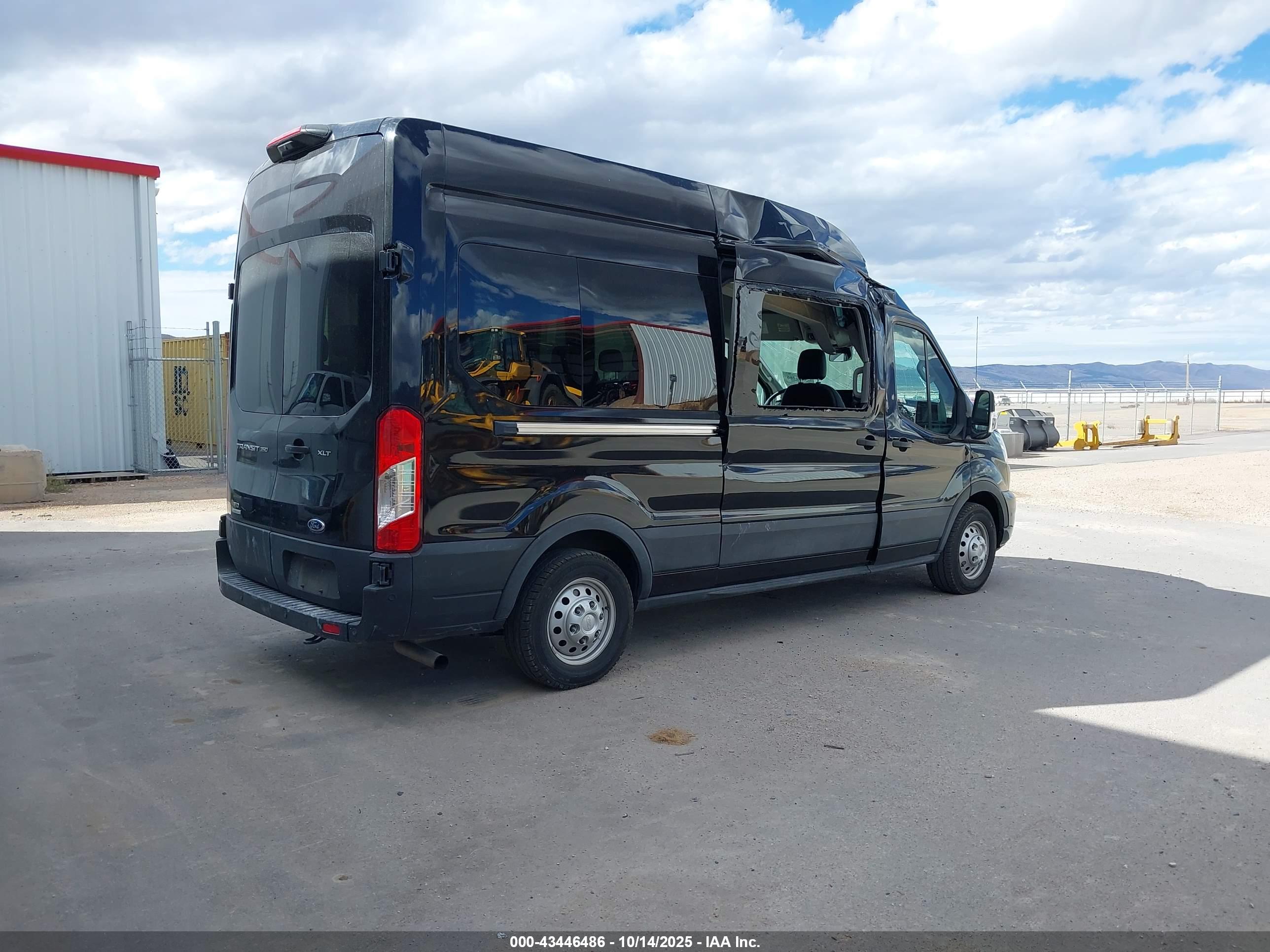 FORD TRANSIT-350 image 4