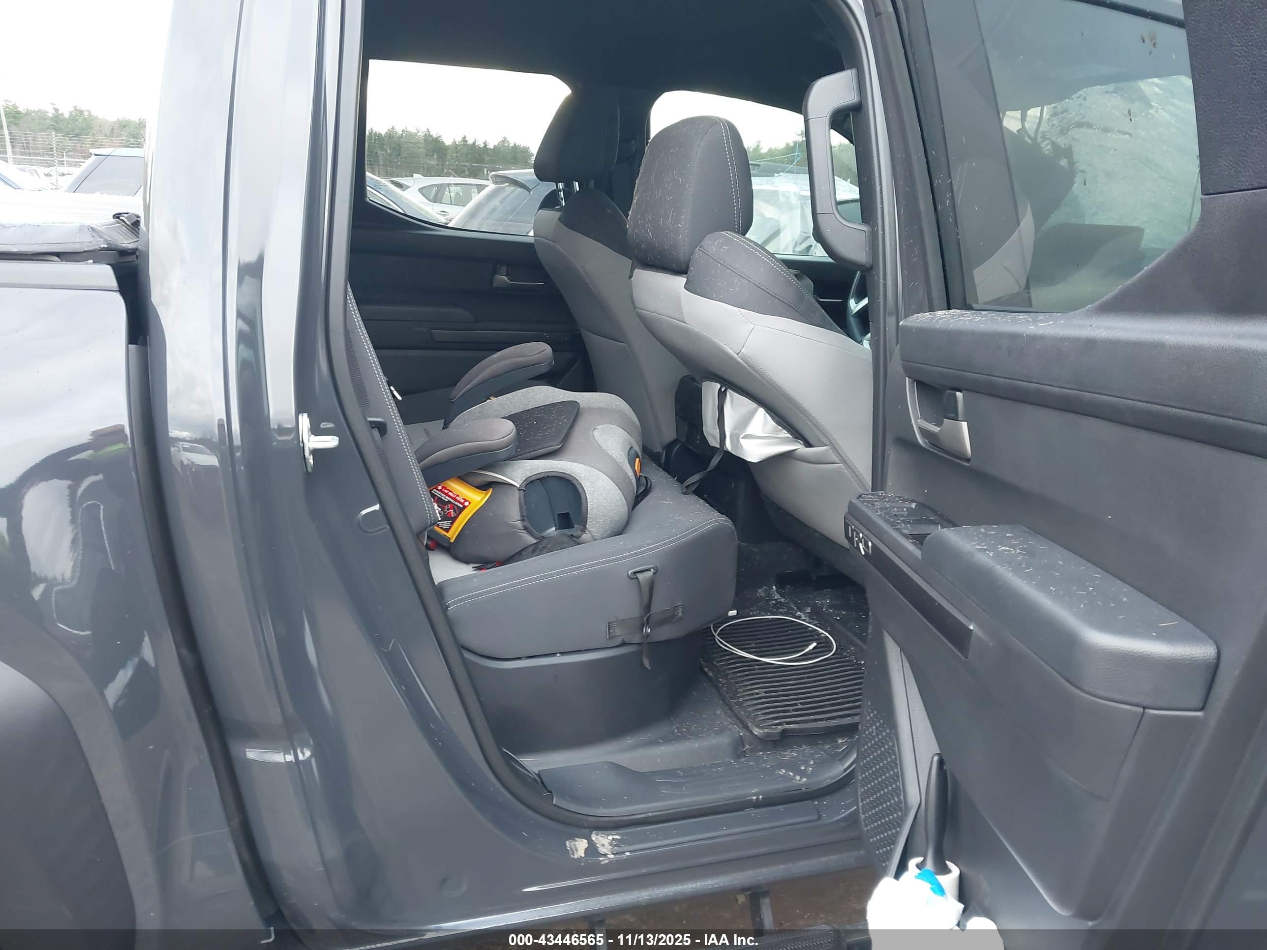 TOYOTA TACOMA image 8