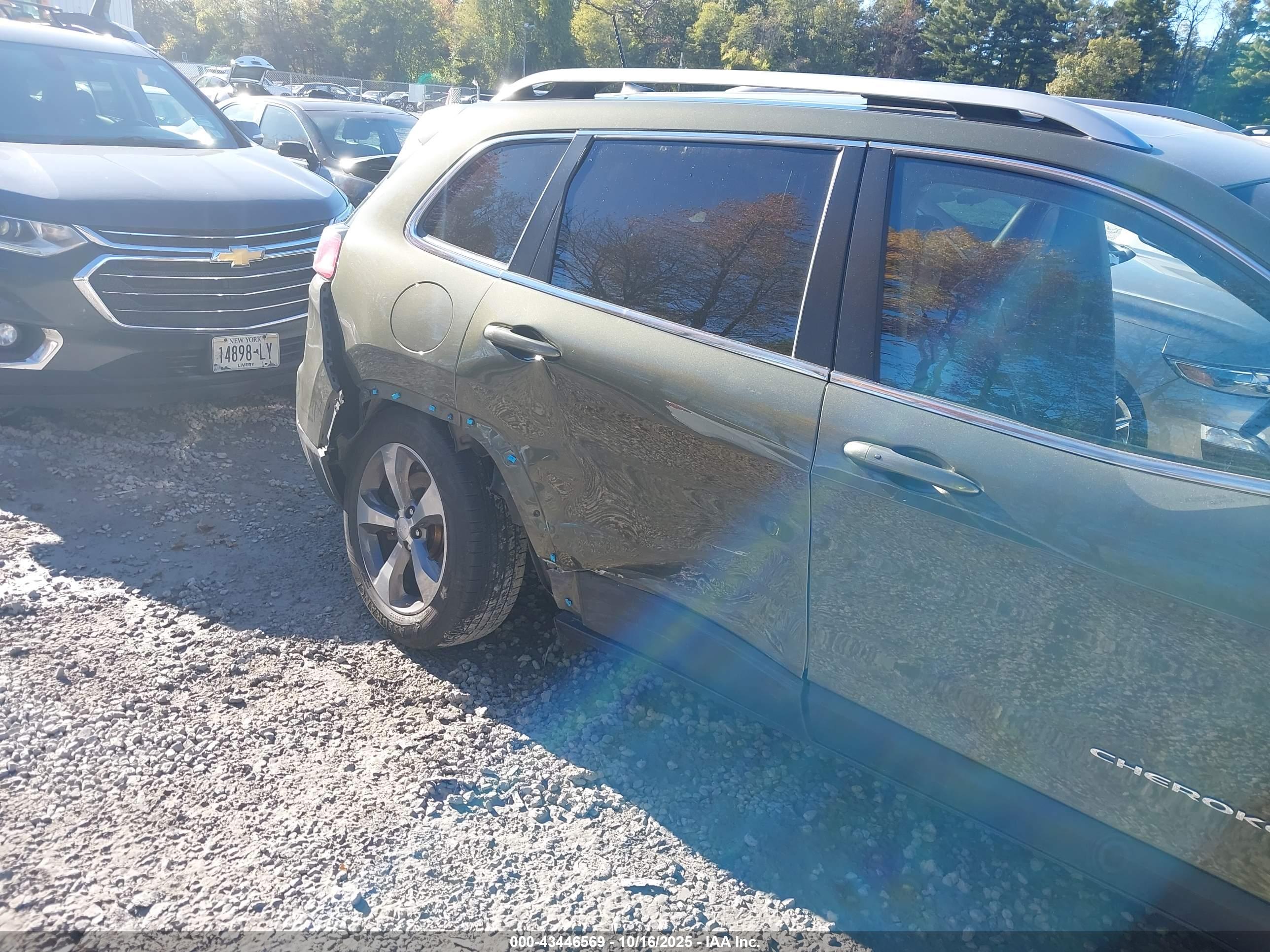 JEEP CHEROKEE image 6