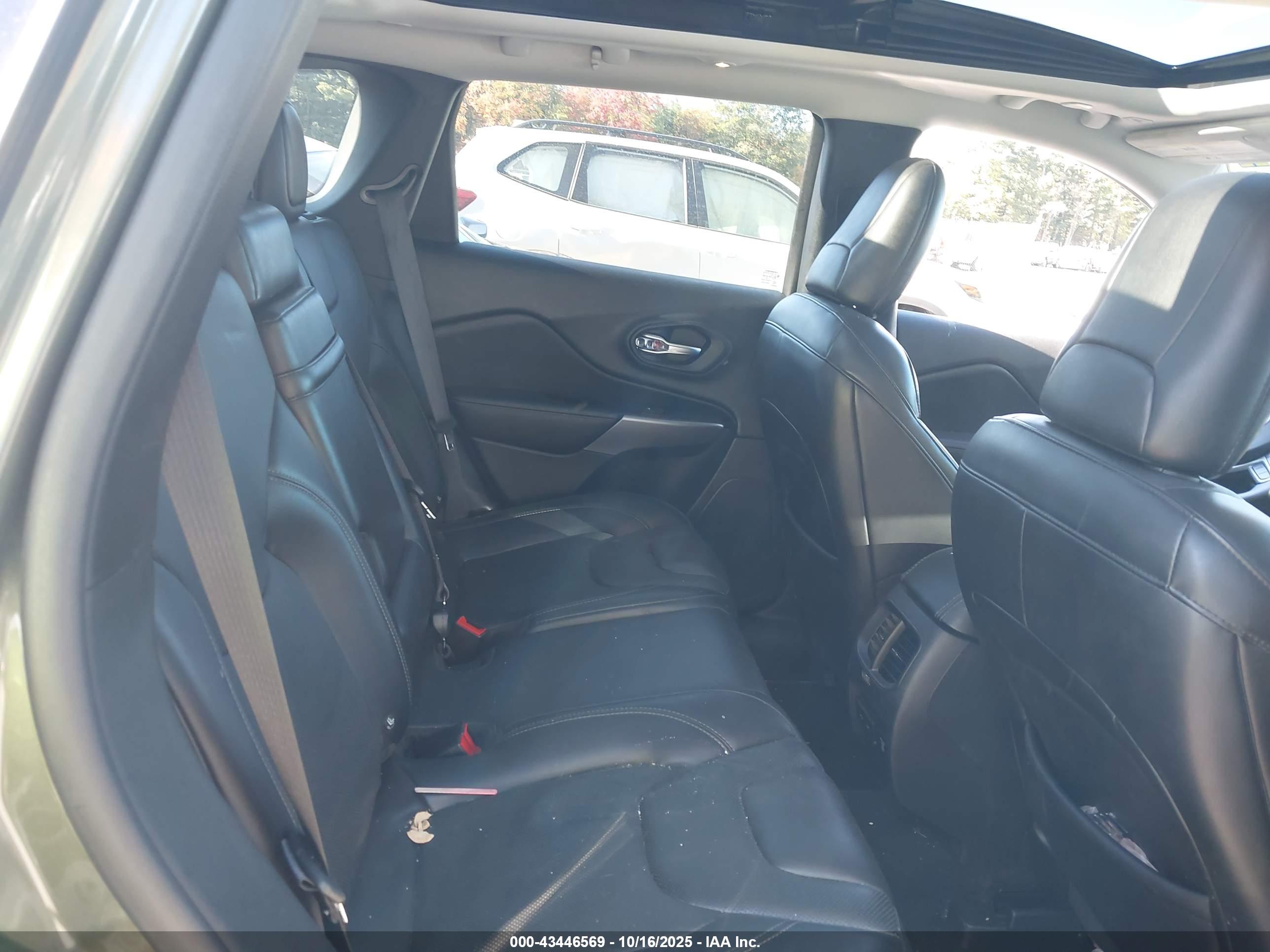 JEEP CHEROKEE image 8
