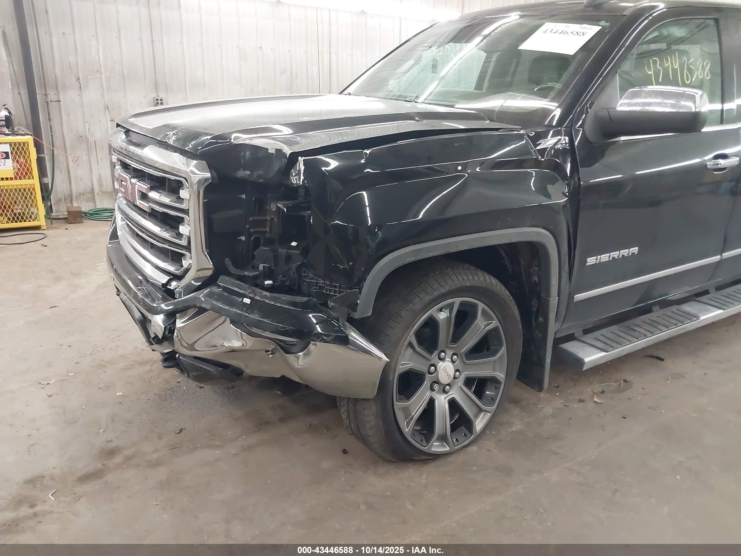 GMC SIERRA image 6