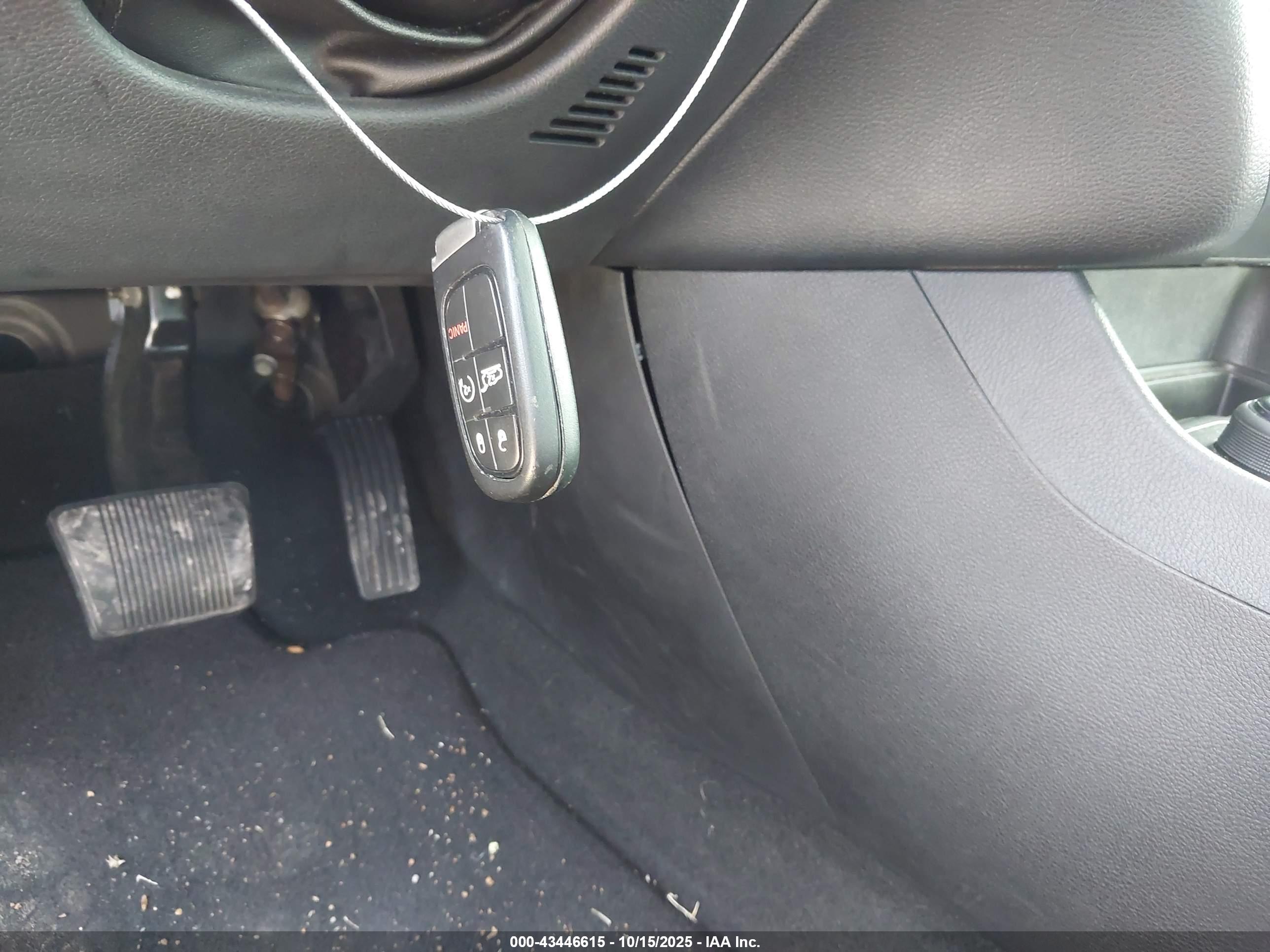 JEEP CHEROKEE image 11