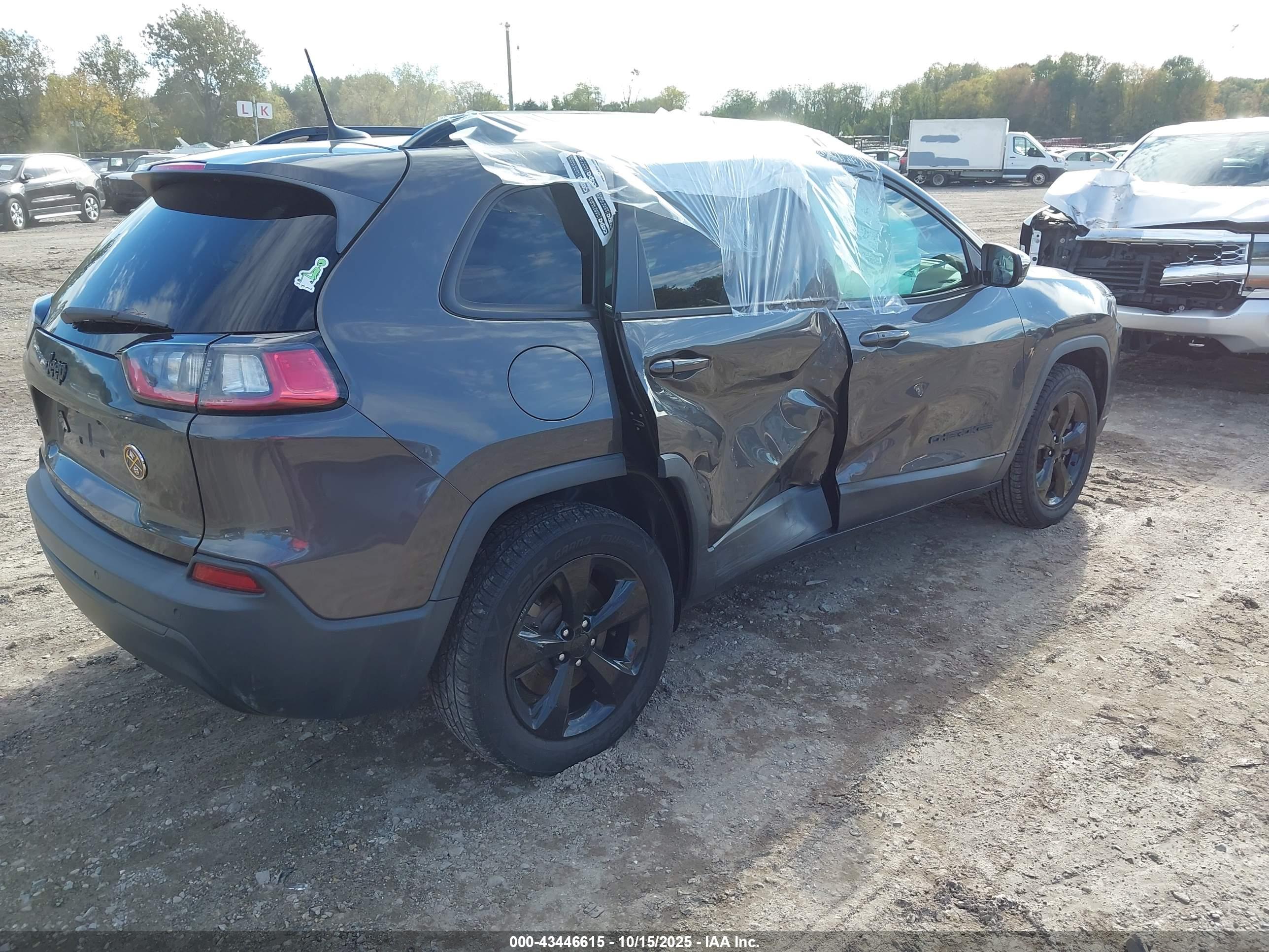 JEEP CHEROKEE image 4