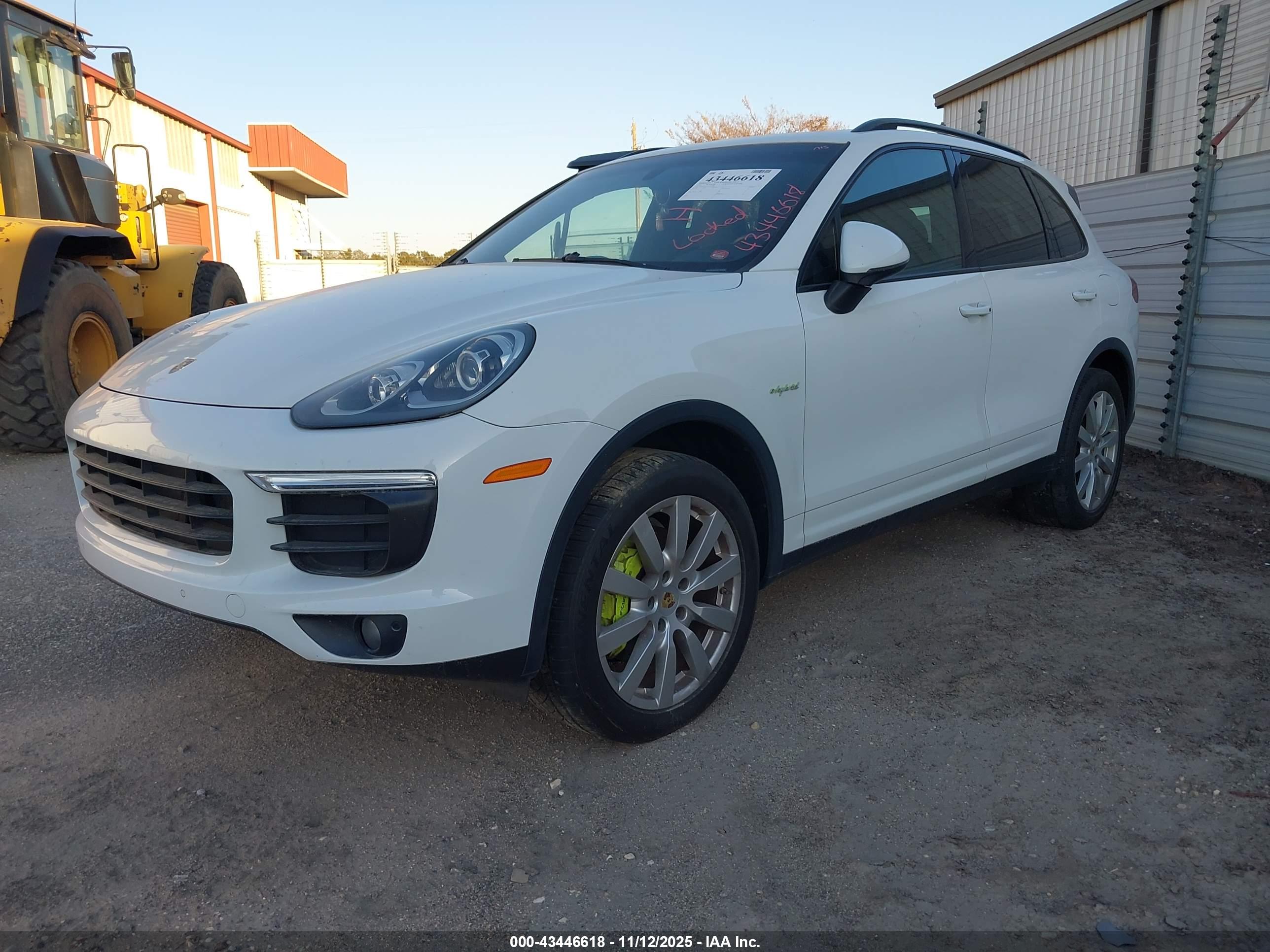 PORSCHE CAYENNE image 2