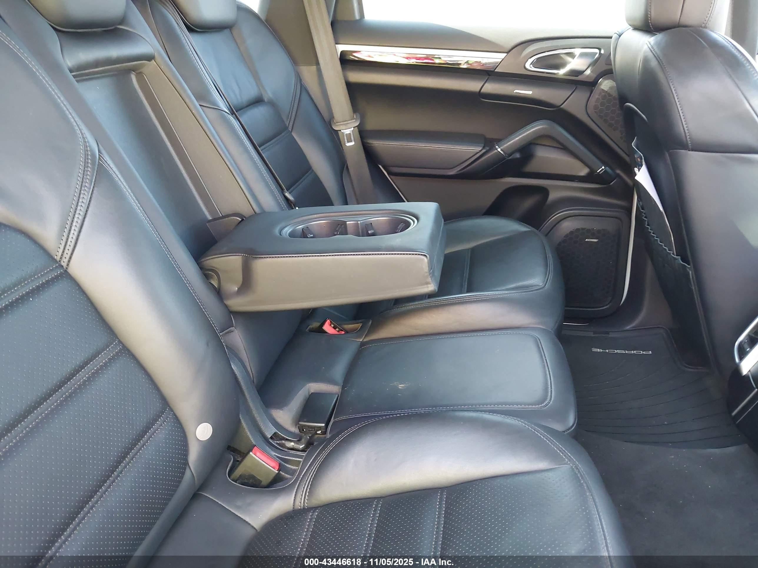 PORSCHE CAYENNE image 8