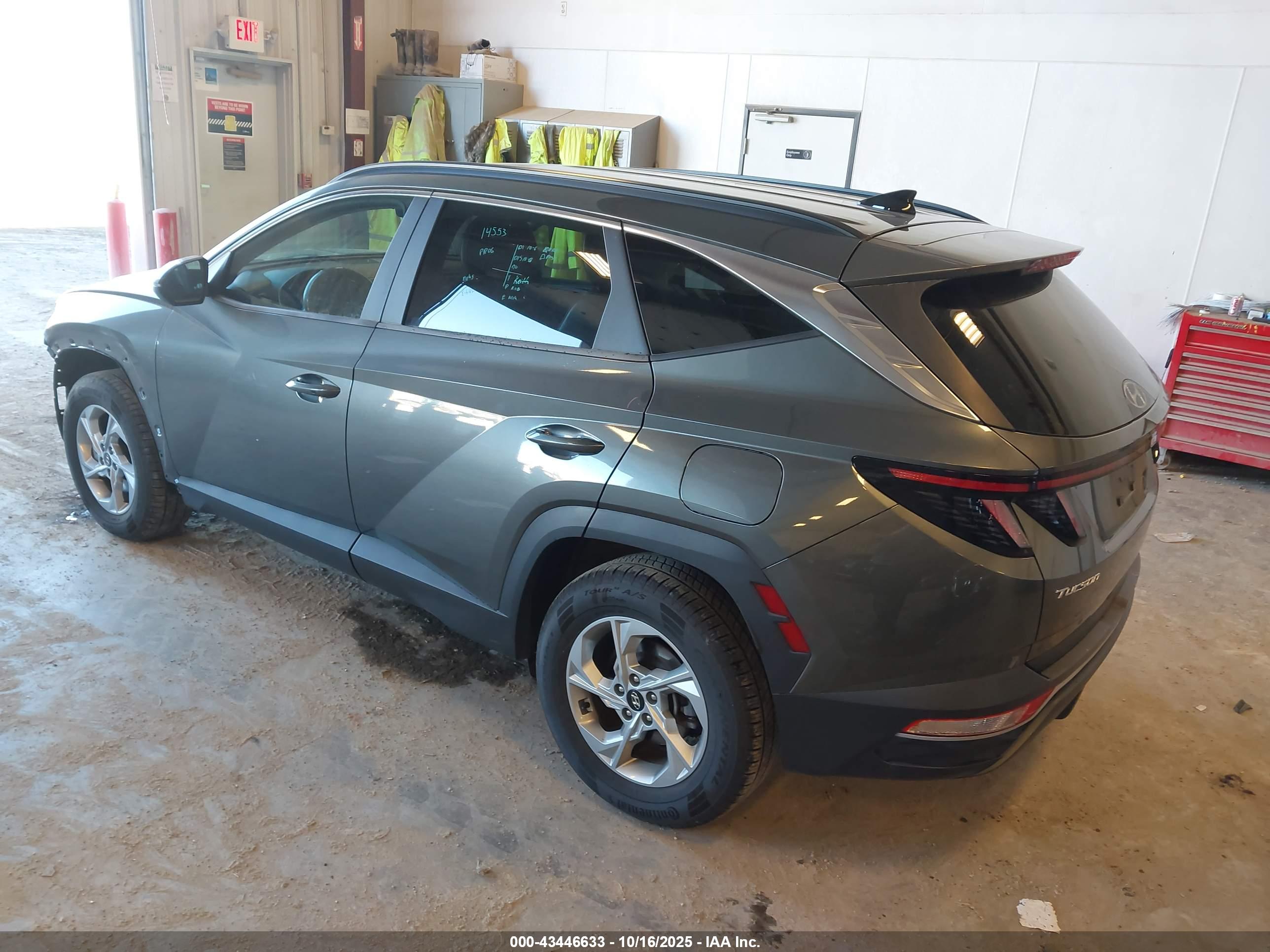 HYUNDAI TUCSON image 3