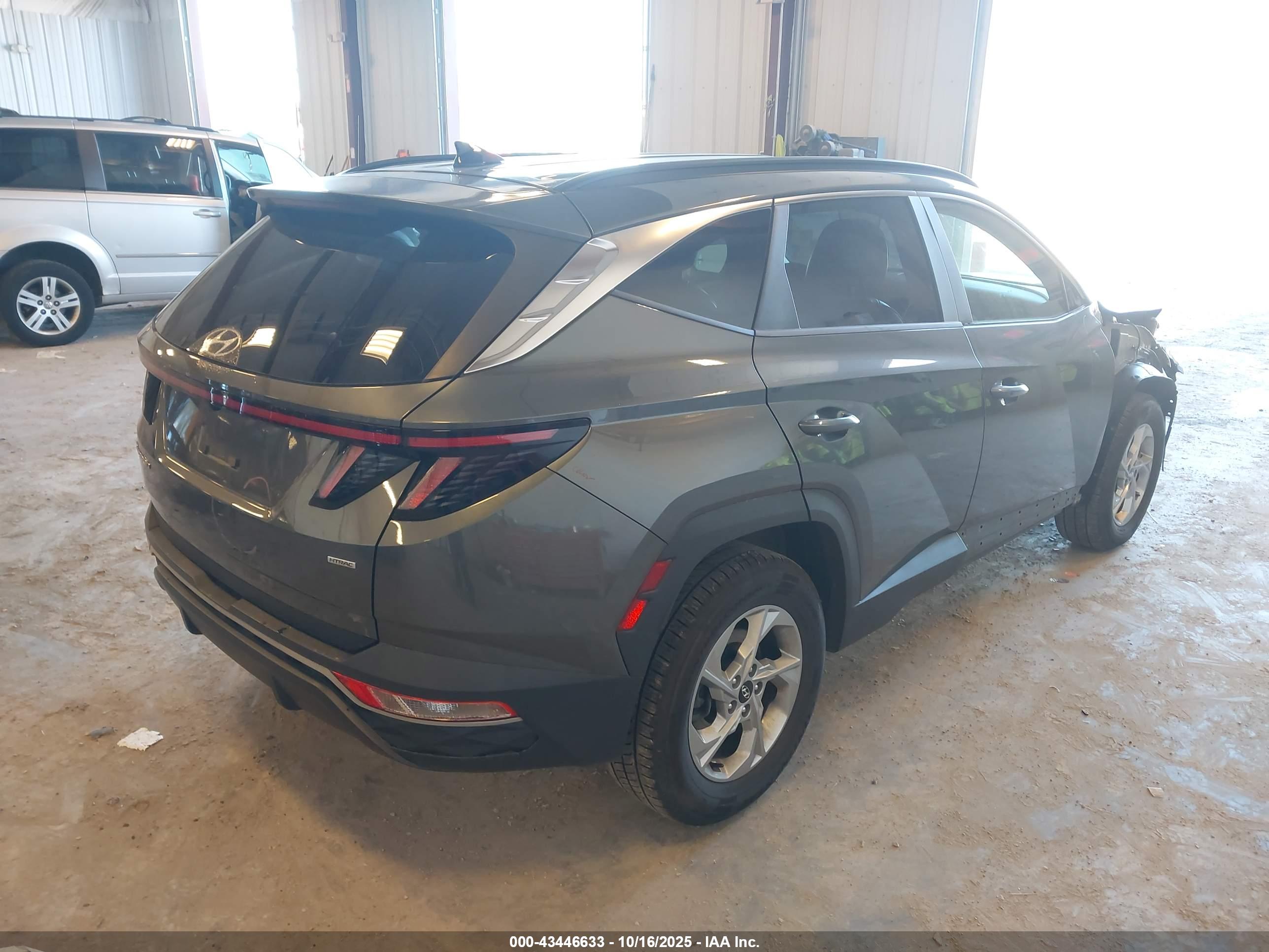 HYUNDAI TUCSON image 4