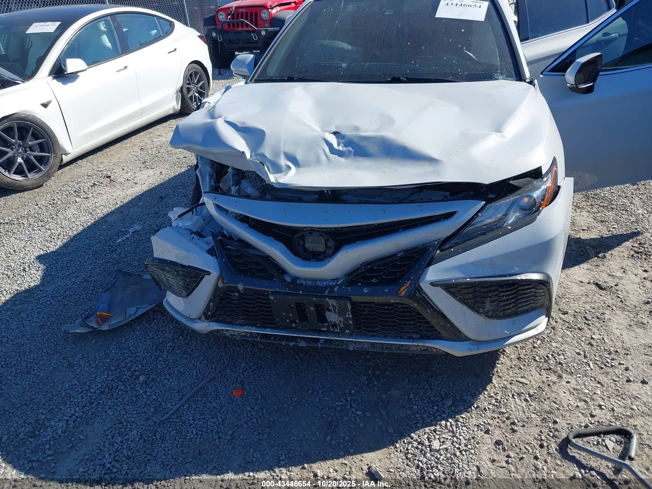 TOYOTA CAMRY image 6