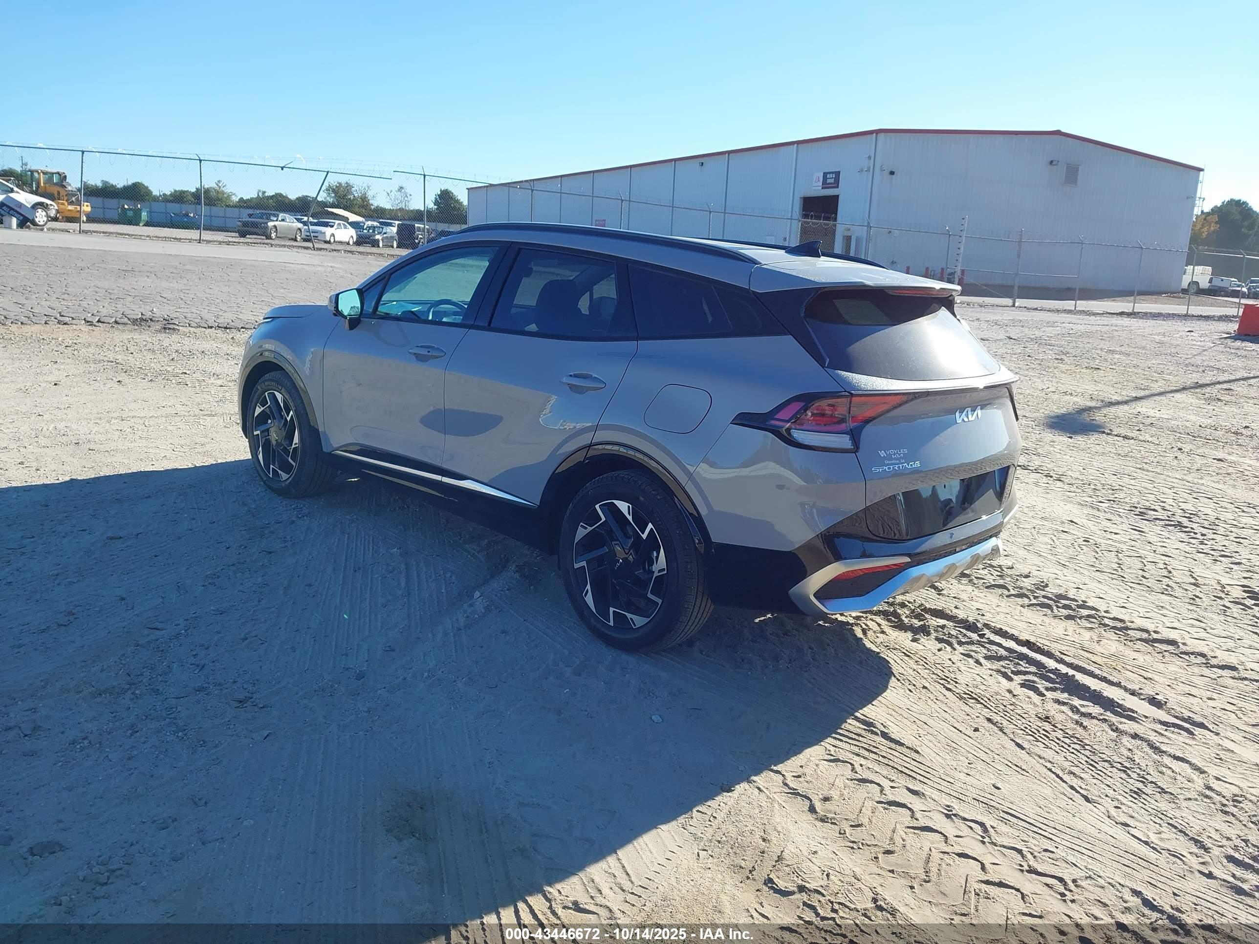 KIA SPORTAGE image 3