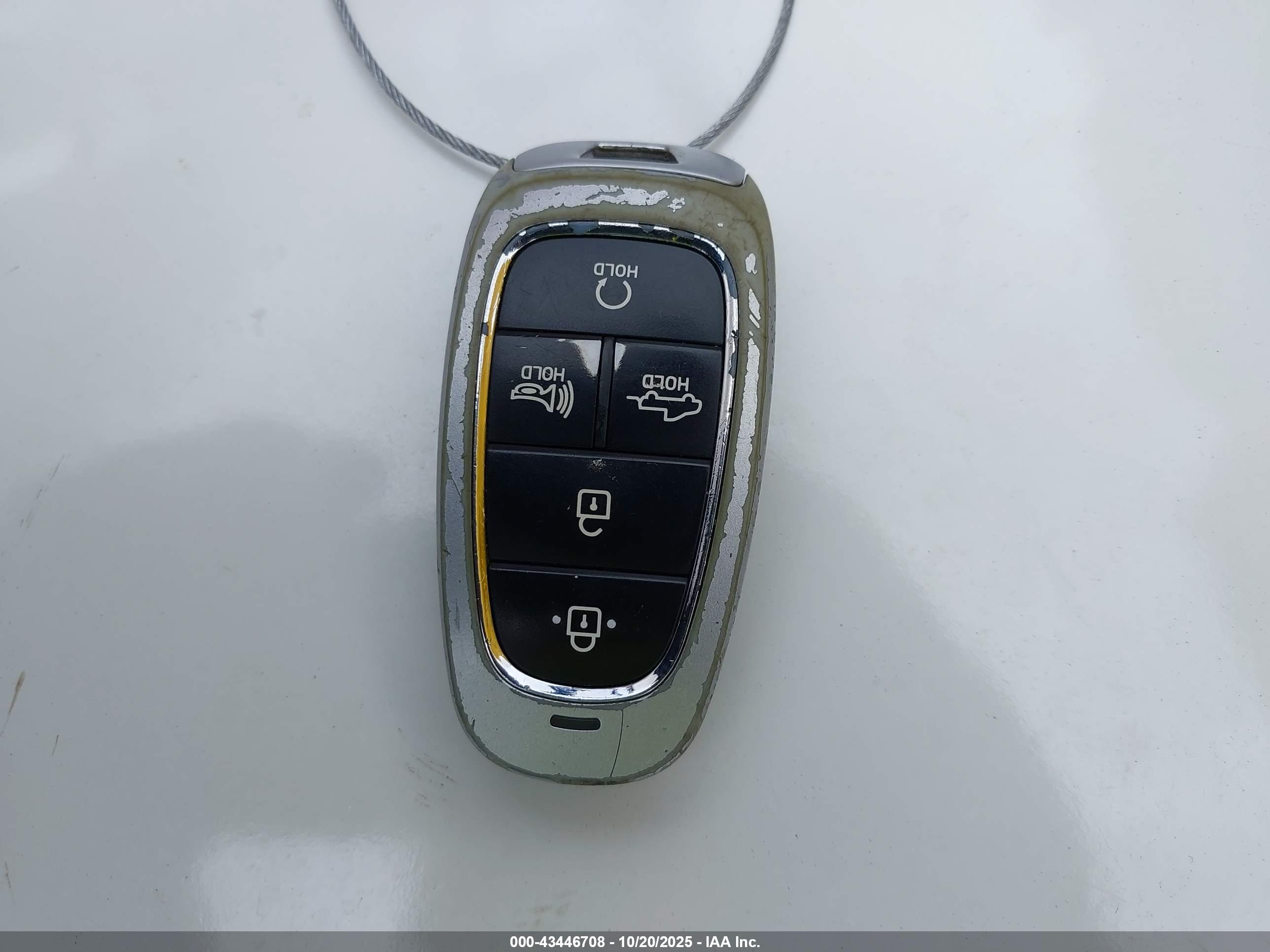 HYUNDAI SANTA image 11