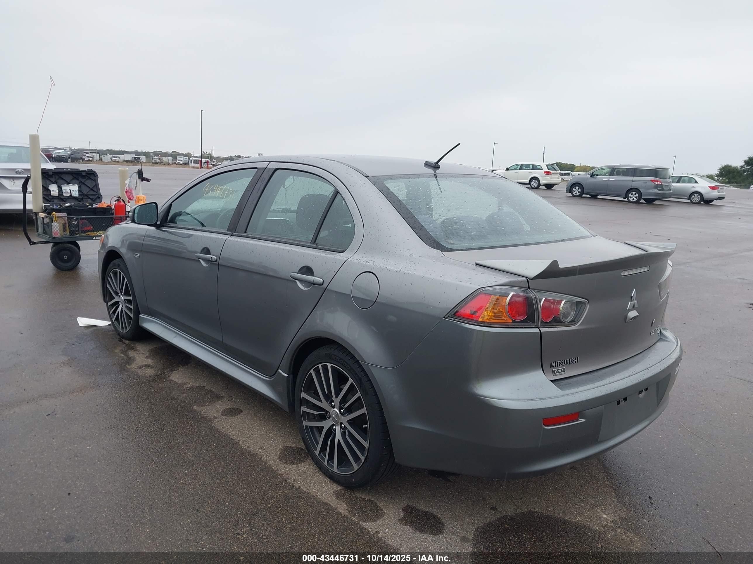 MITSUBISHI LANCER image 3