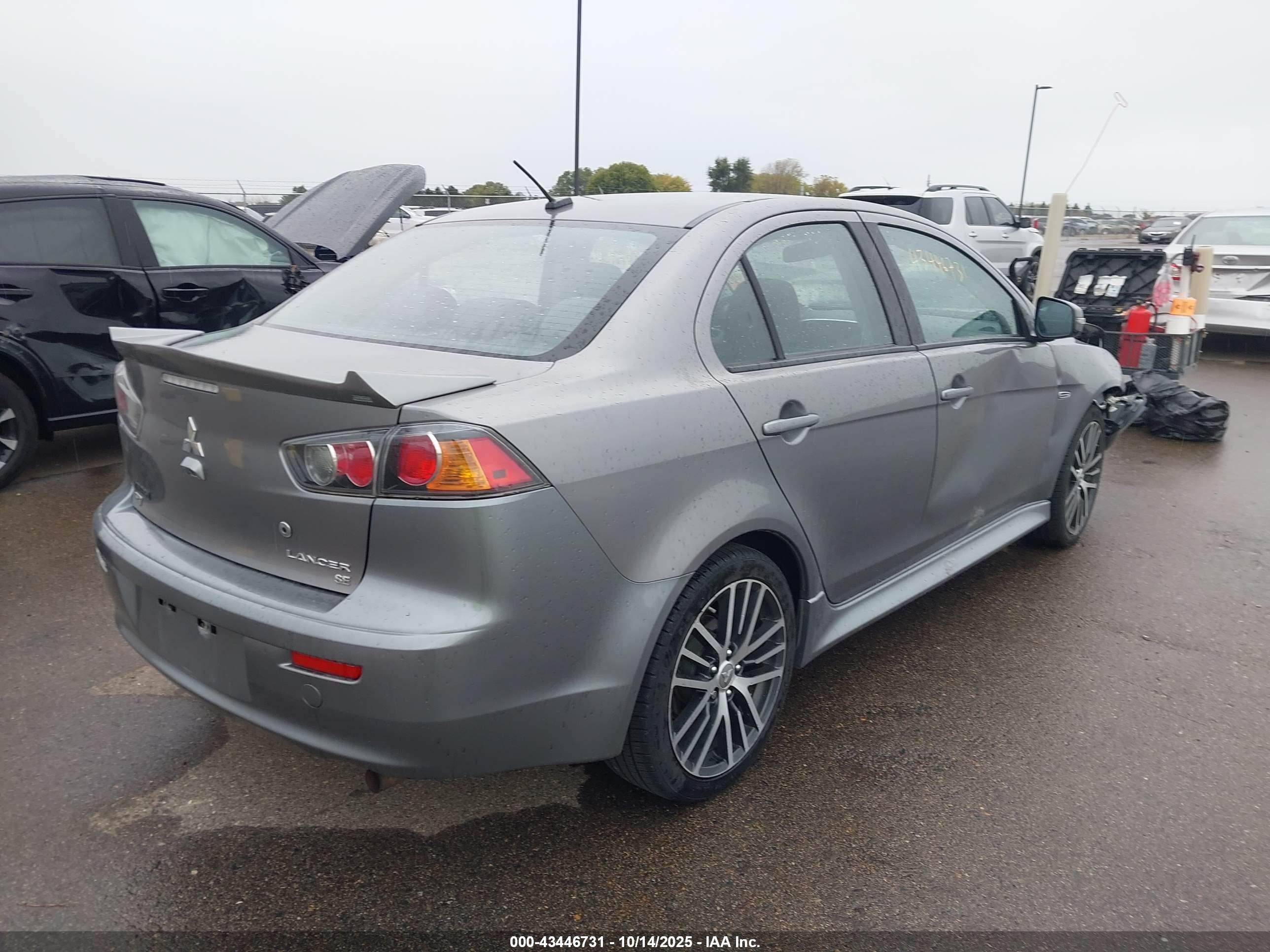 MITSUBISHI LANCER image 4