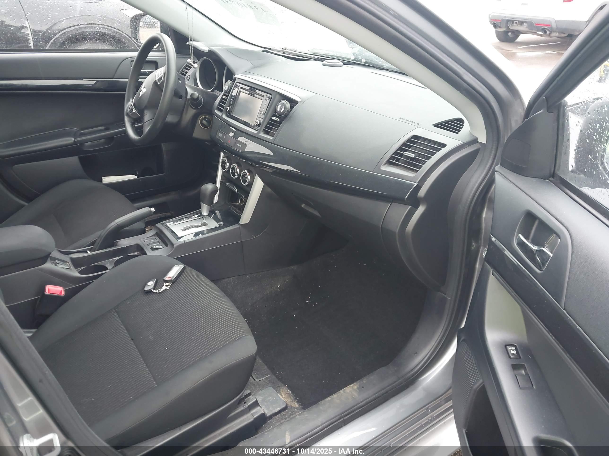 MITSUBISHI LANCER image 5