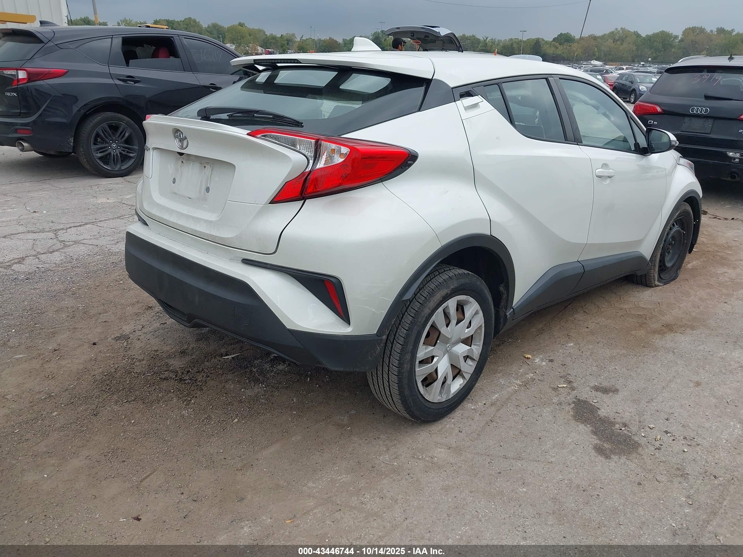 TOYOTA C-HR image 4