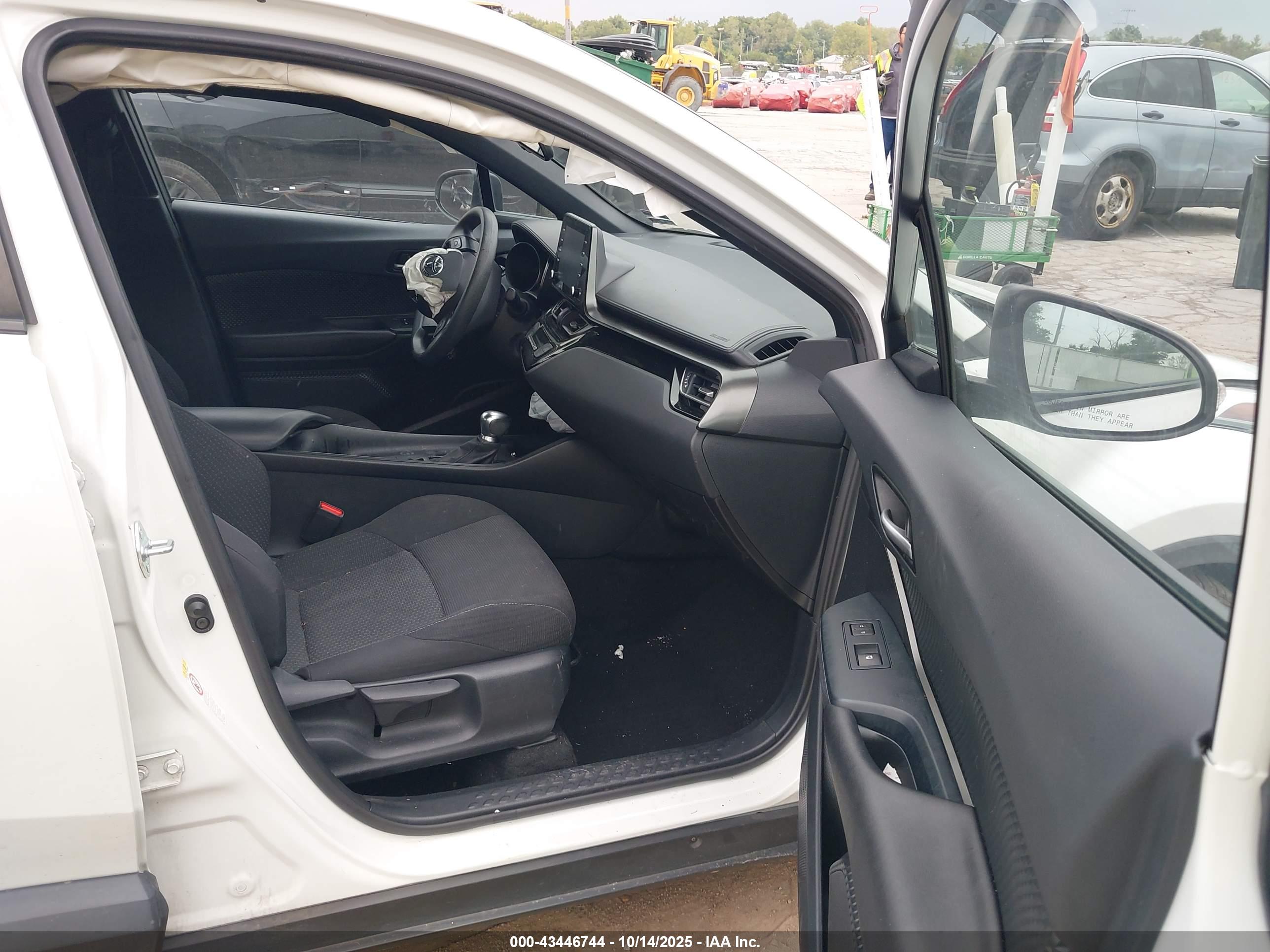 TOYOTA C-HR image 5