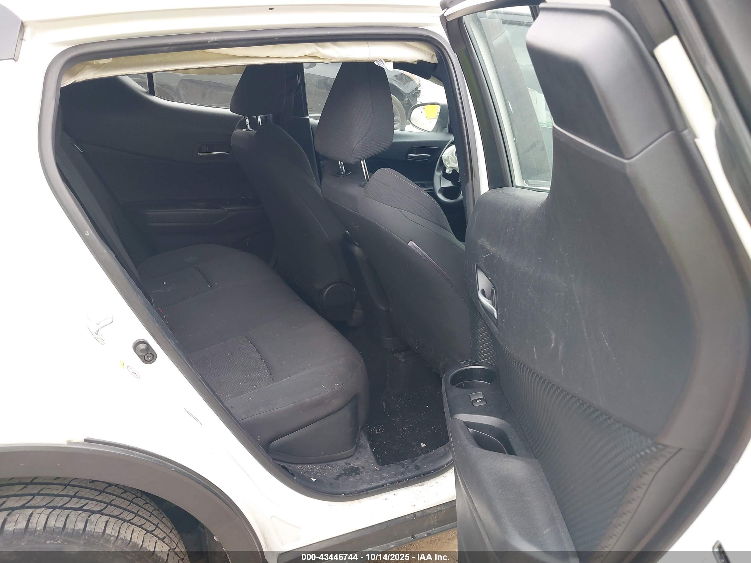 TOYOTA C-HR image 8