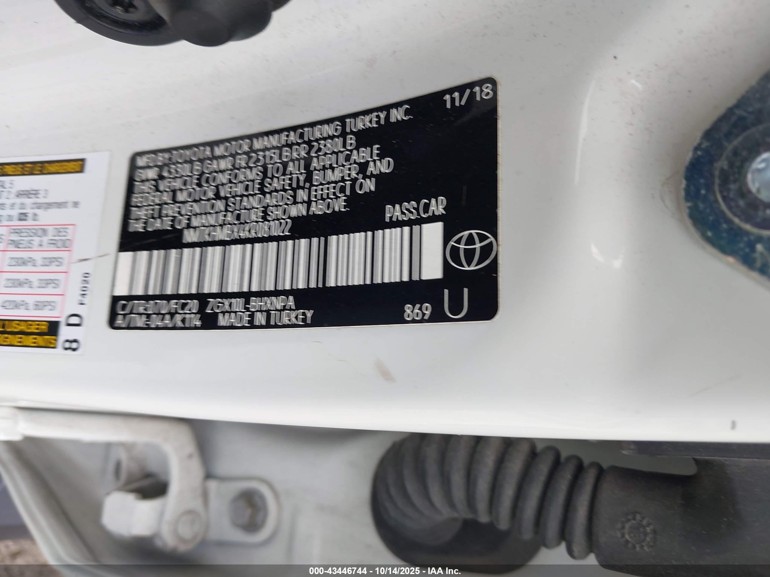 TOYOTA C-HR image 9