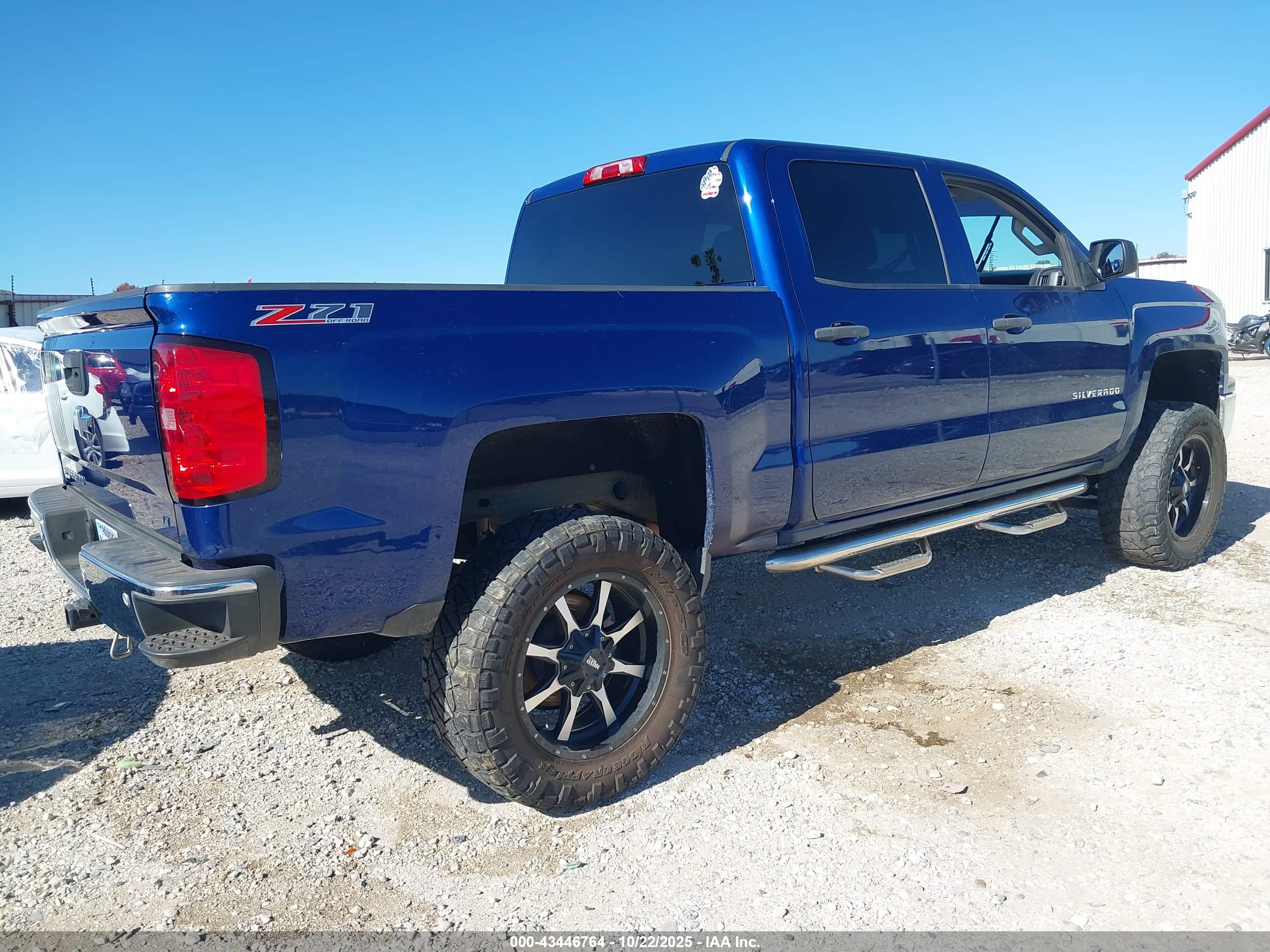 CHEVROLET SILVERADO image 4