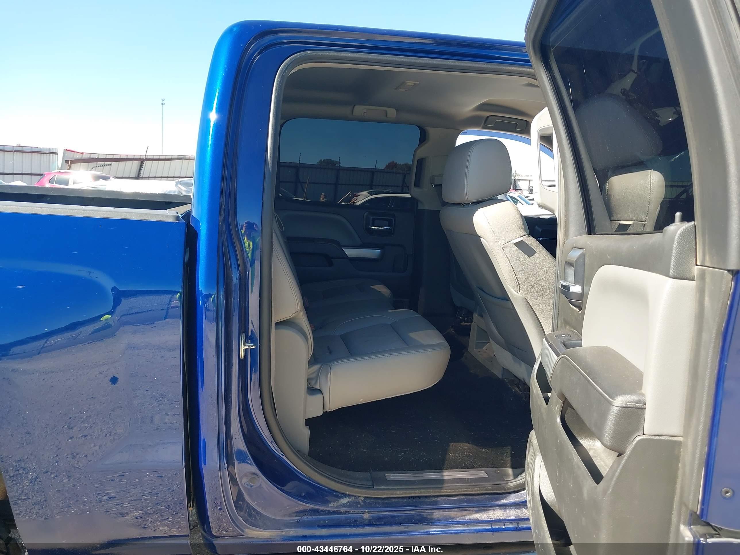 CHEVROLET SILVERADO image 8