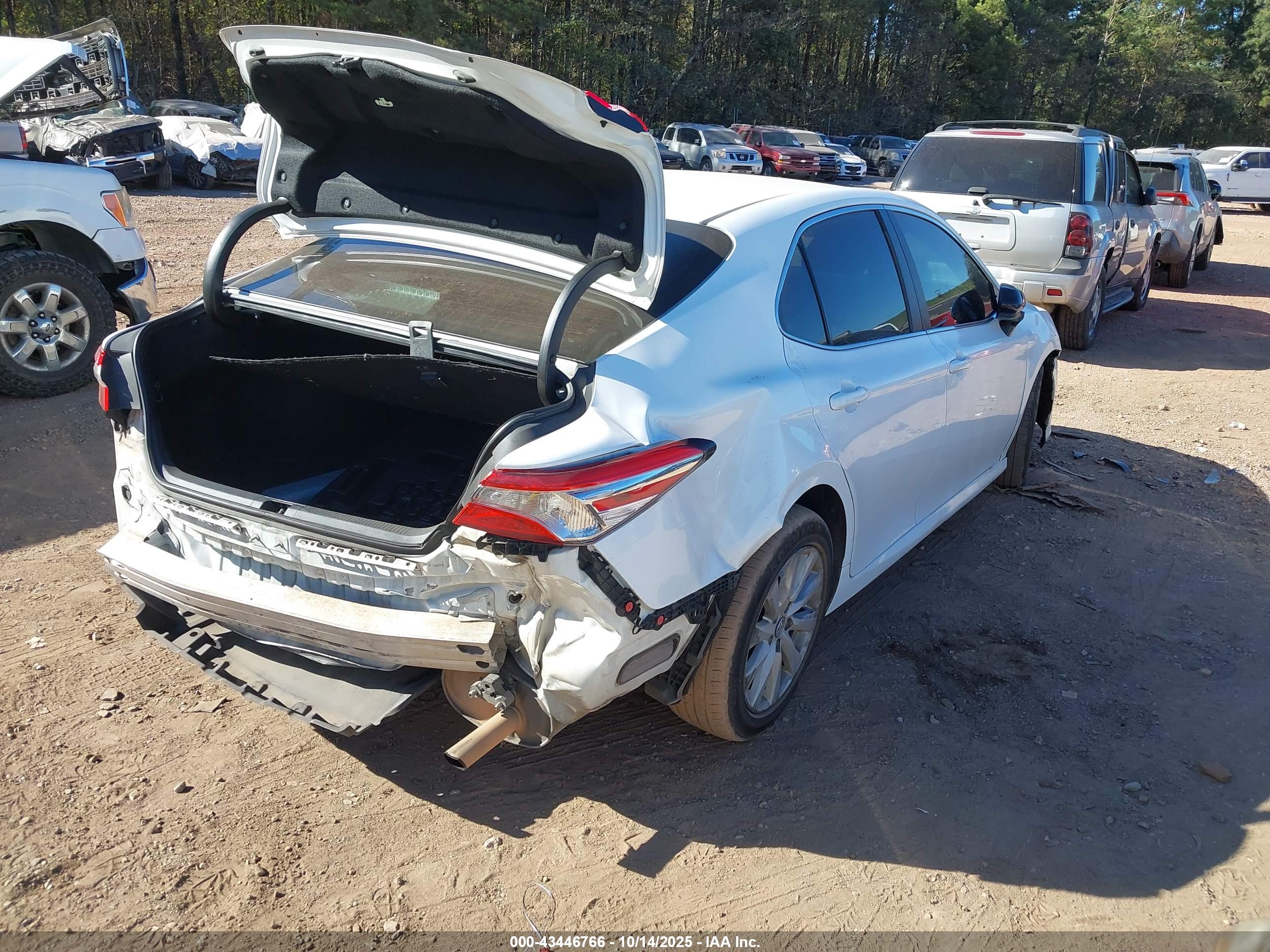 TOYOTA CAMRY image 4