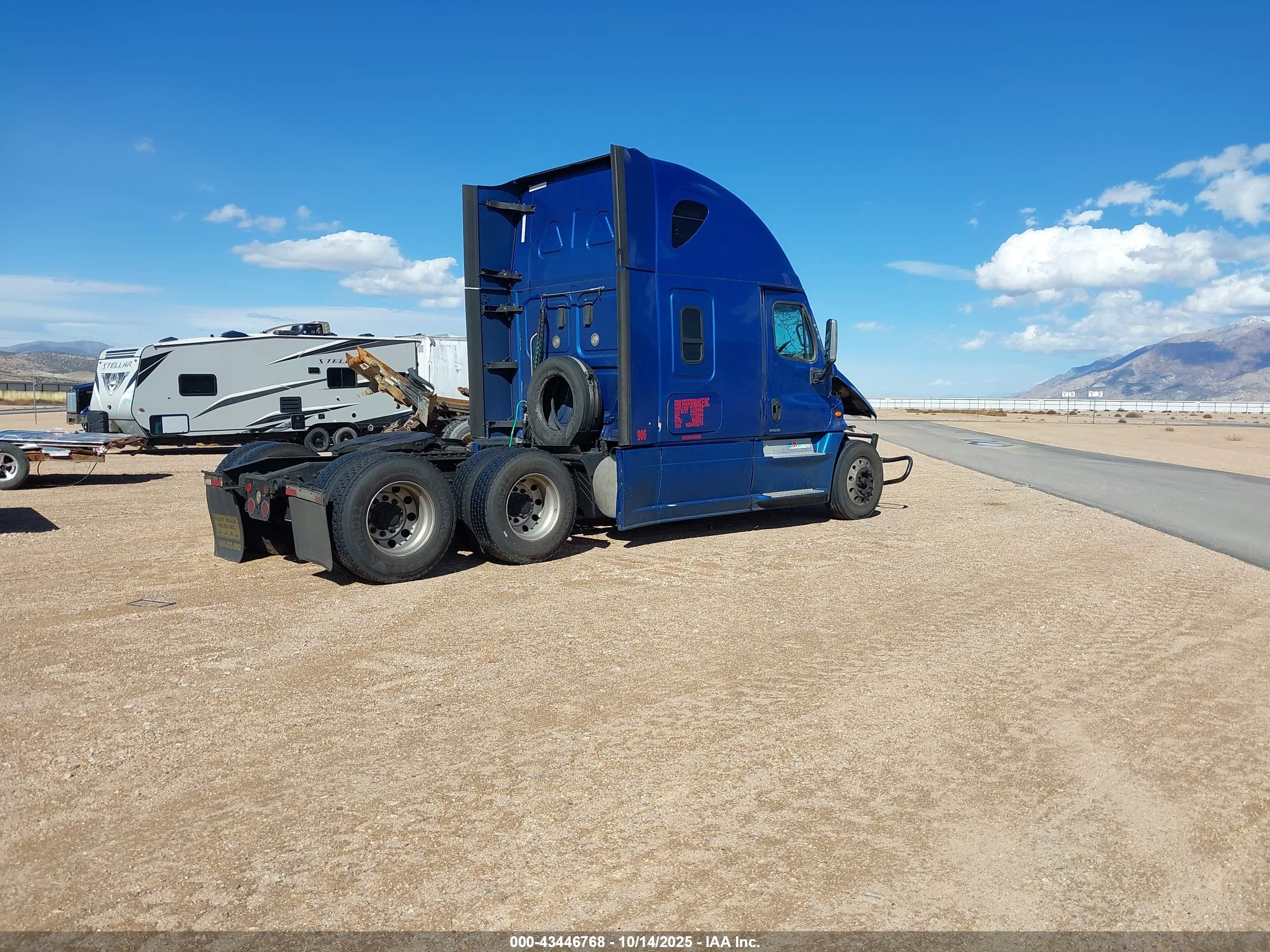 FREIGHTLINER CASCADIA image 4