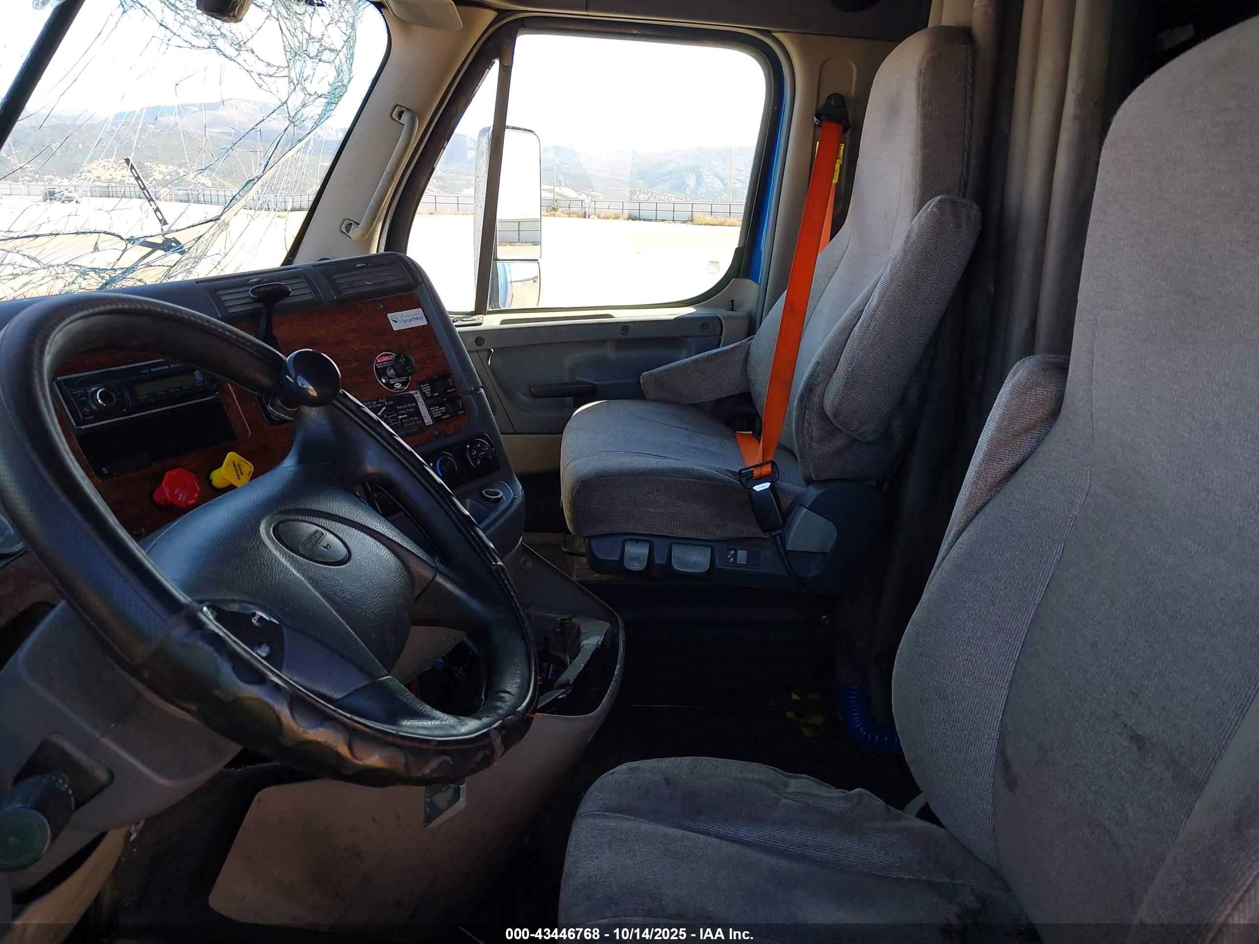 FREIGHTLINER CASCADIA image 8