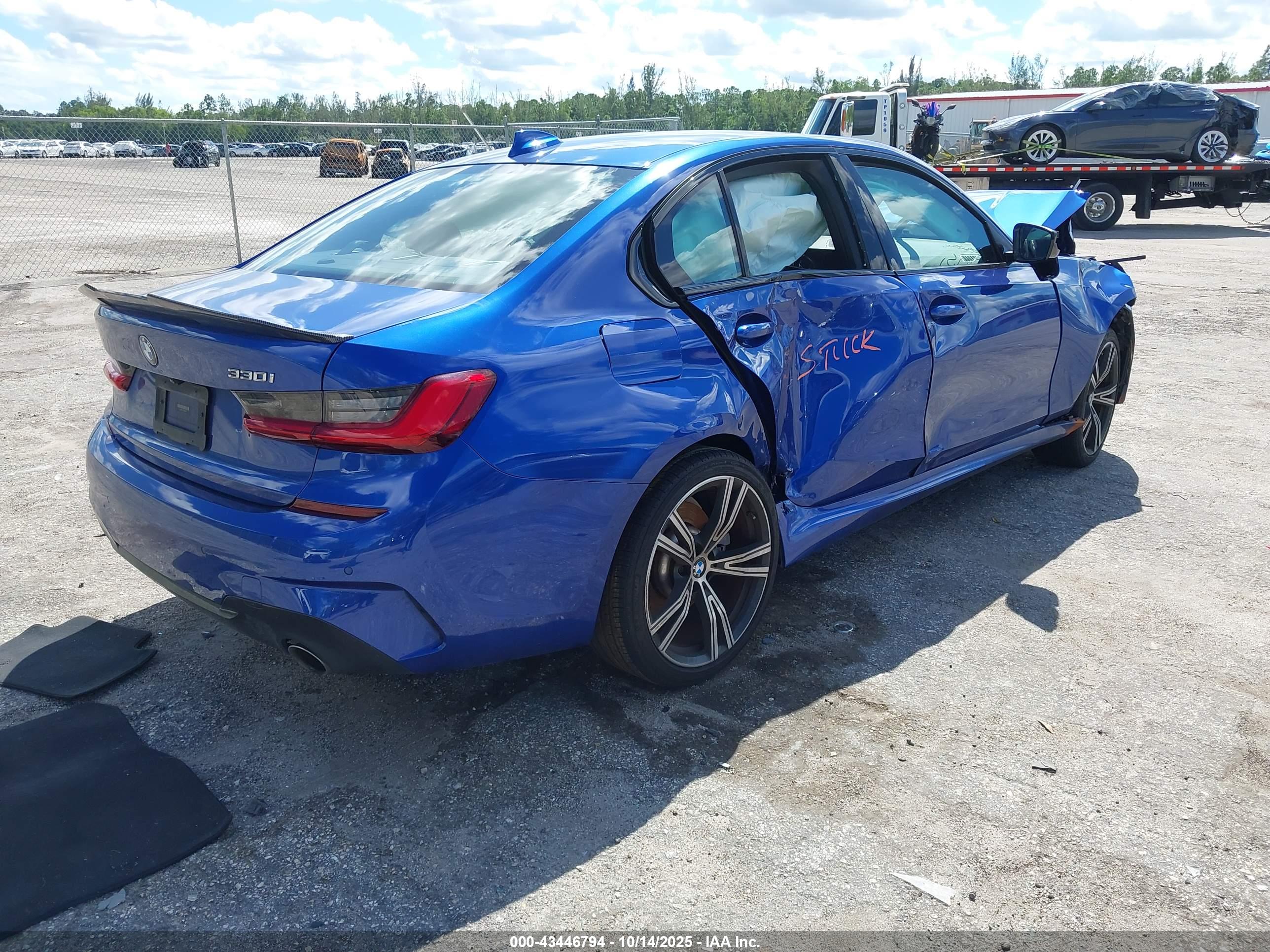 BMW 330I image 4