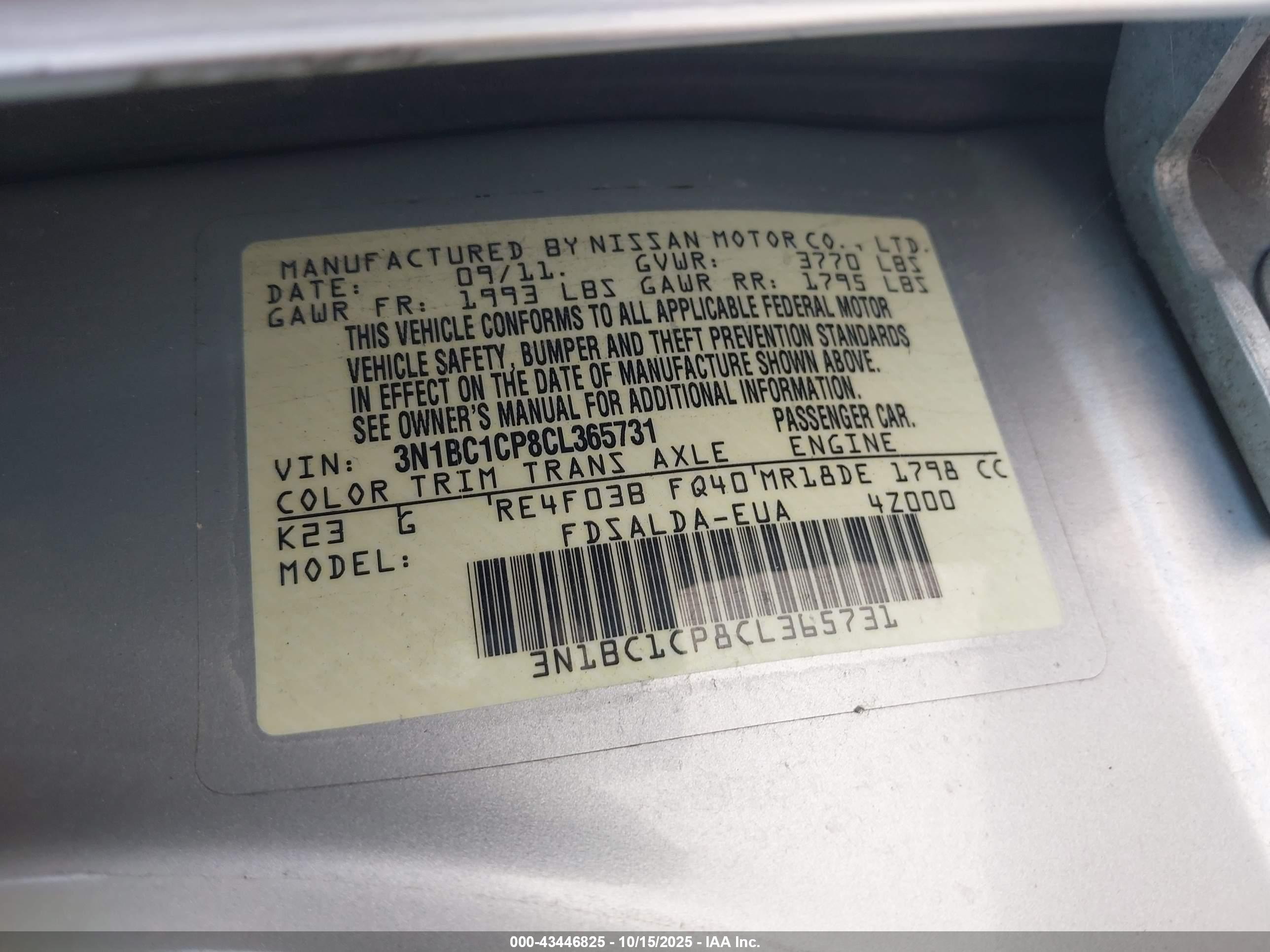 NISSAN VERSA image 9