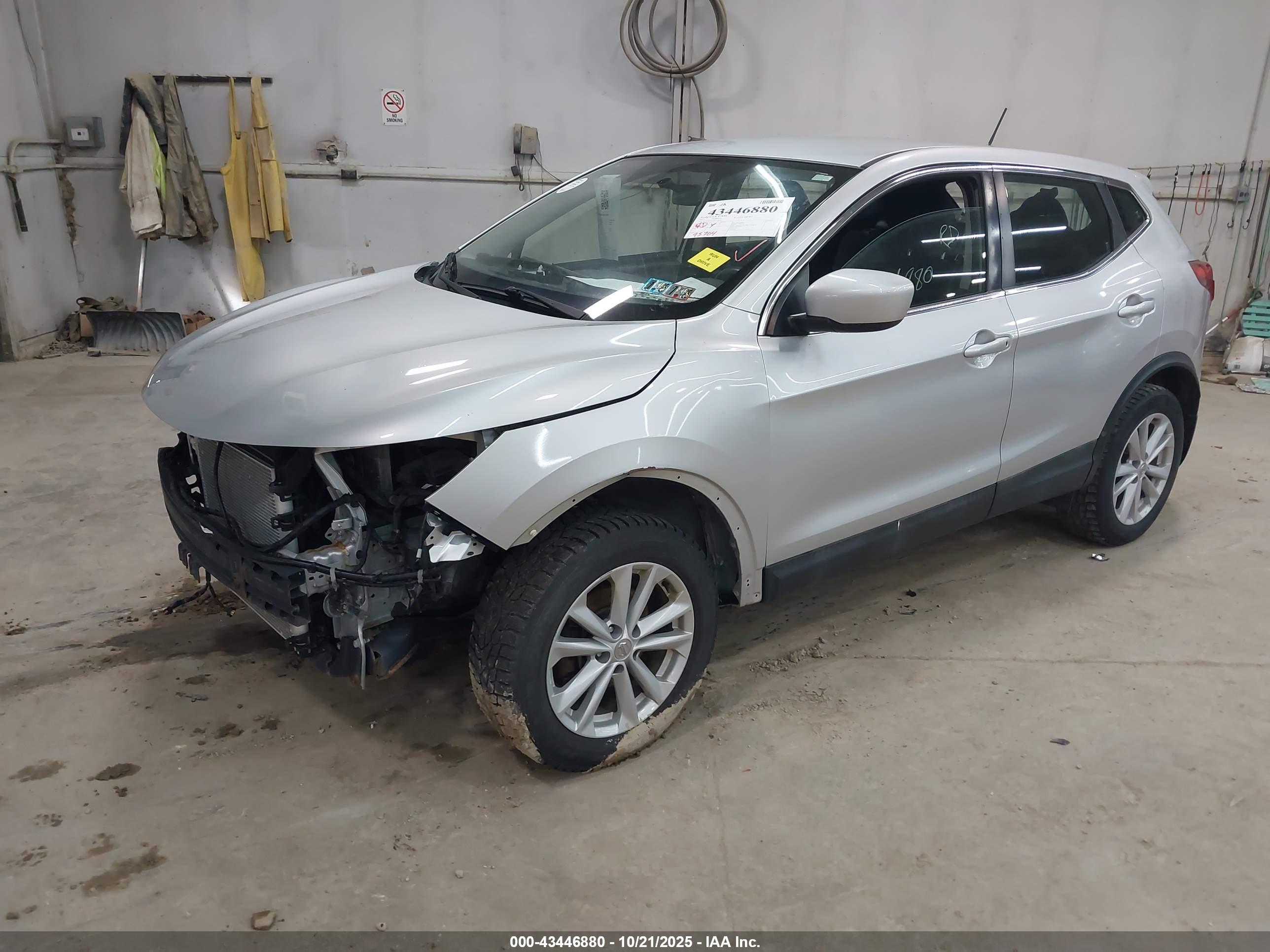 NISSAN ROGUE image 2