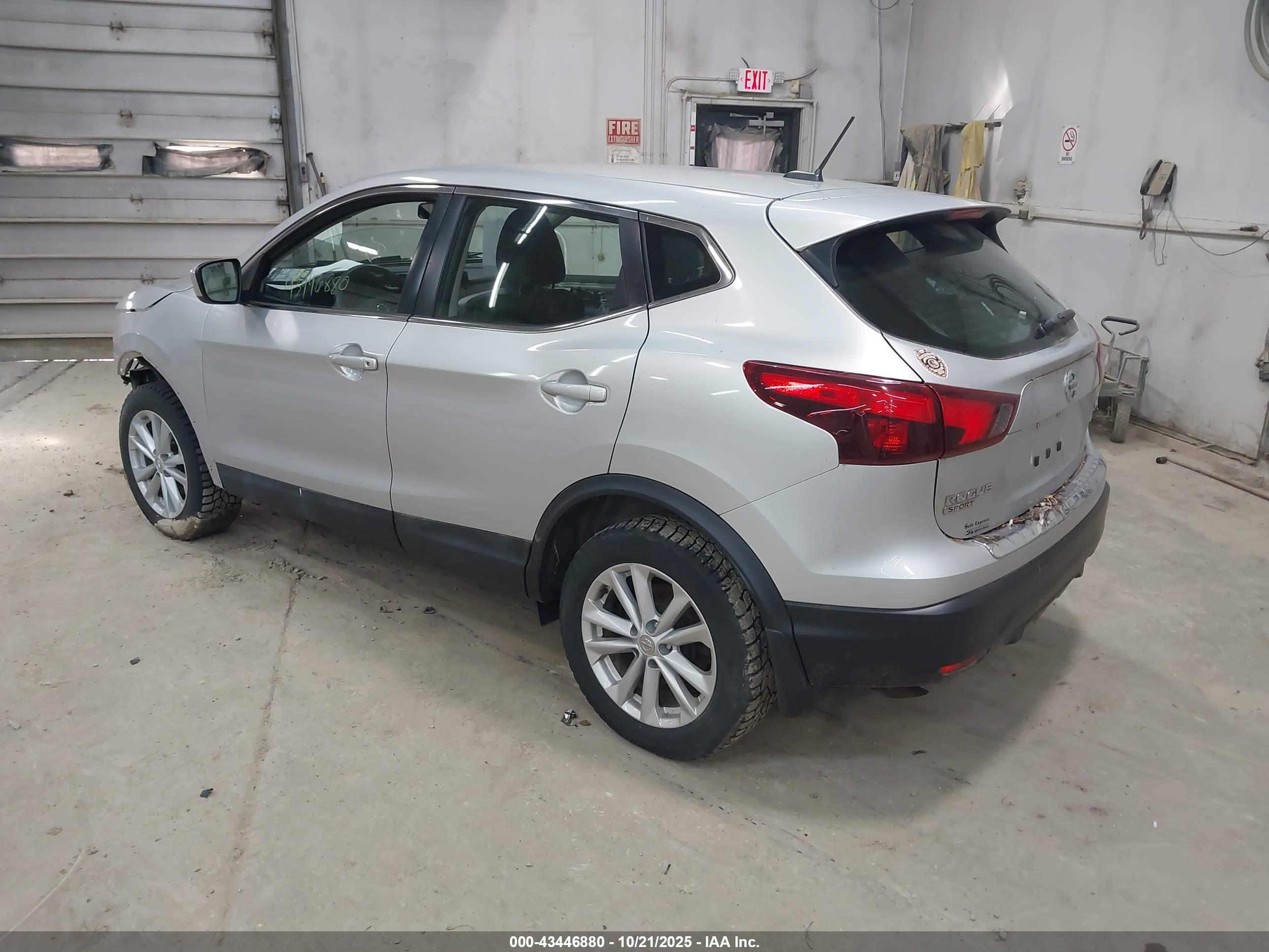 NISSAN ROGUE image 3