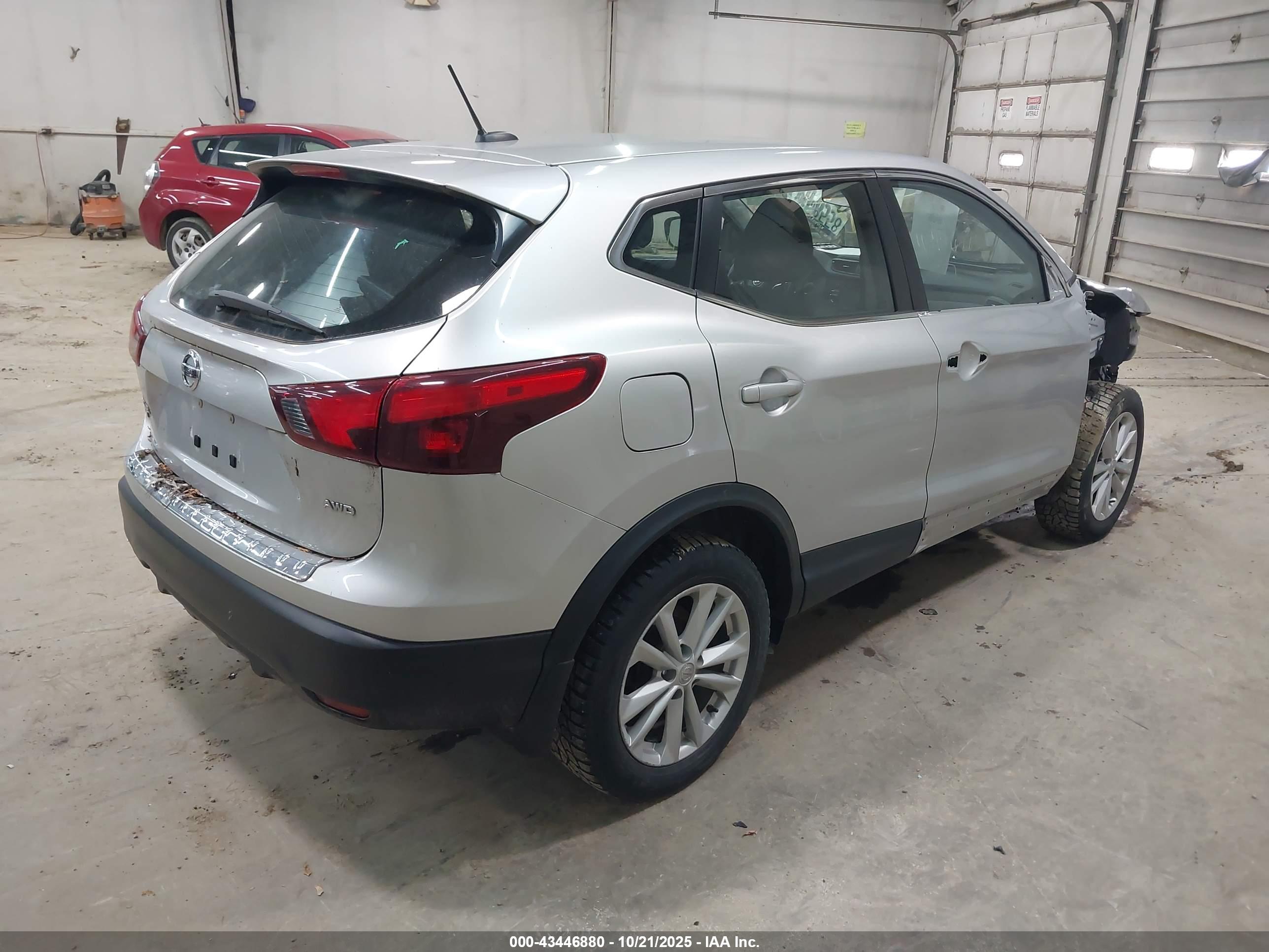 NISSAN ROGUE image 4