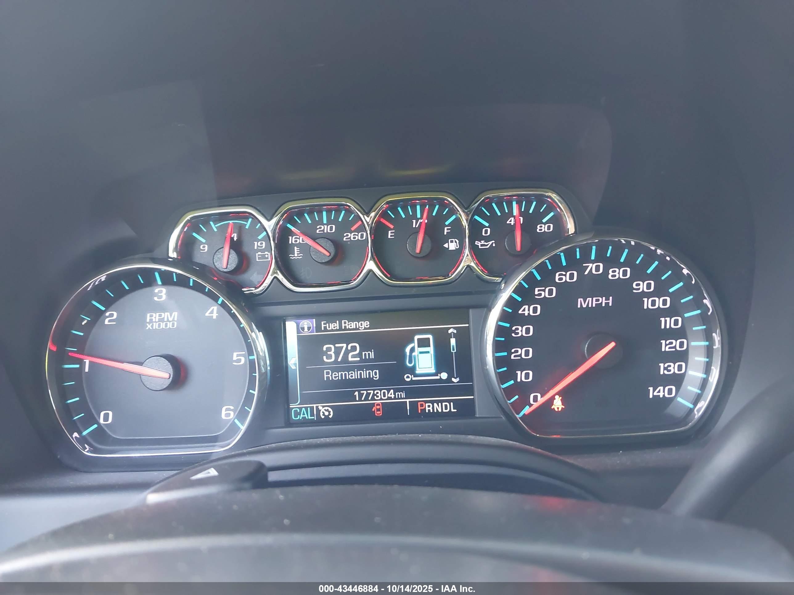CHEVROLET SUBURBAN image 7