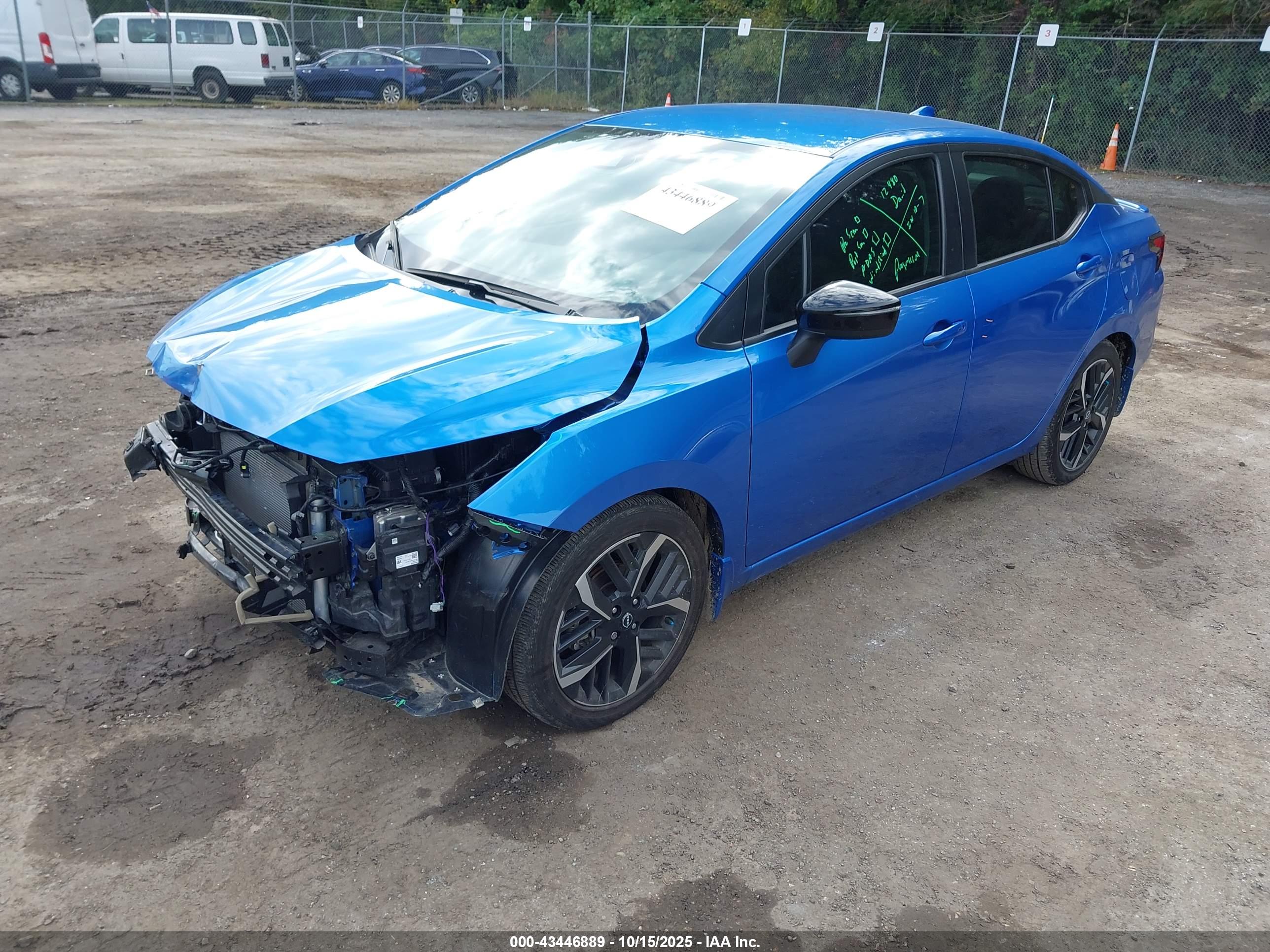 NISSAN VERSA image 2