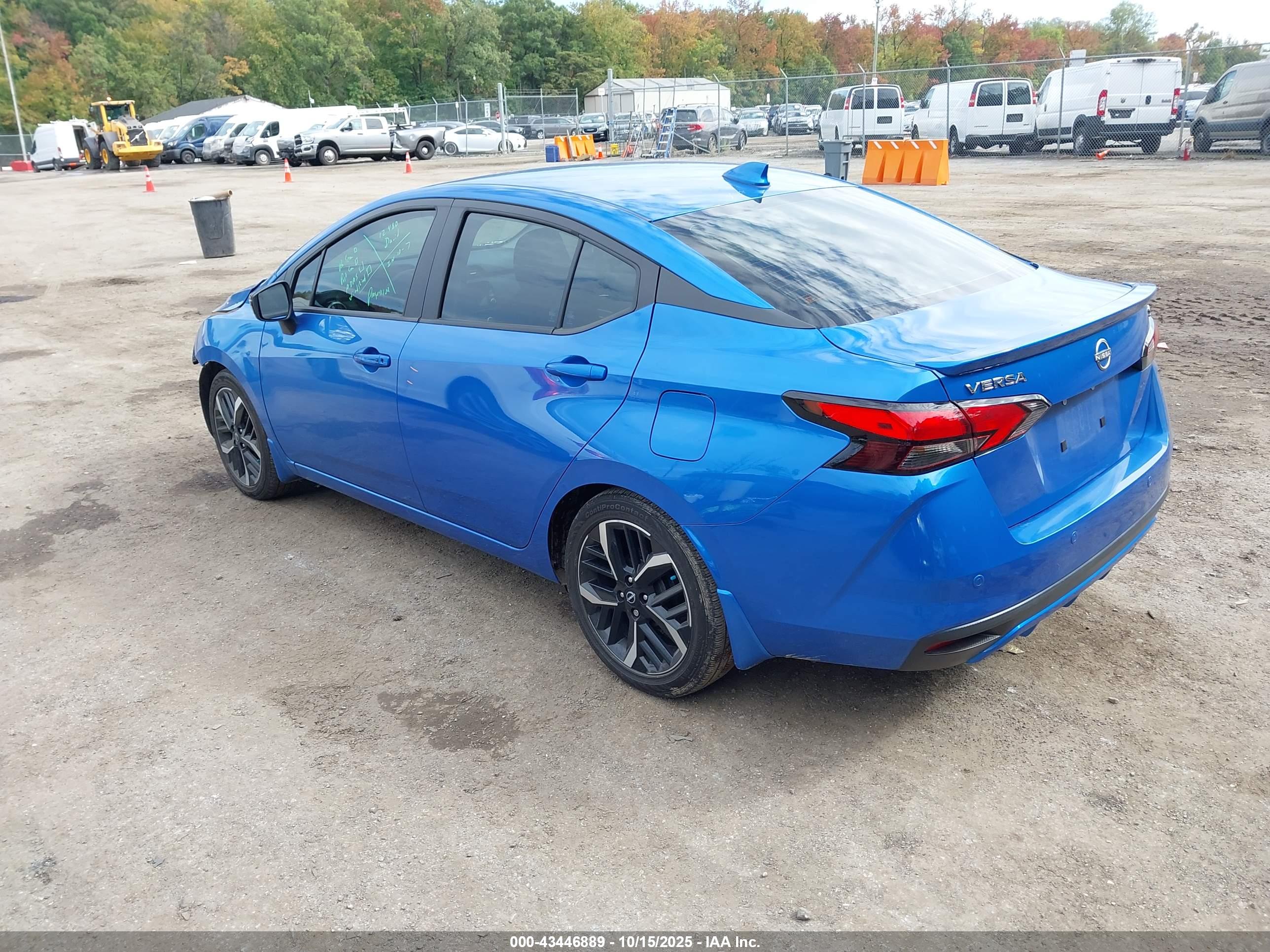 NISSAN VERSA image 3