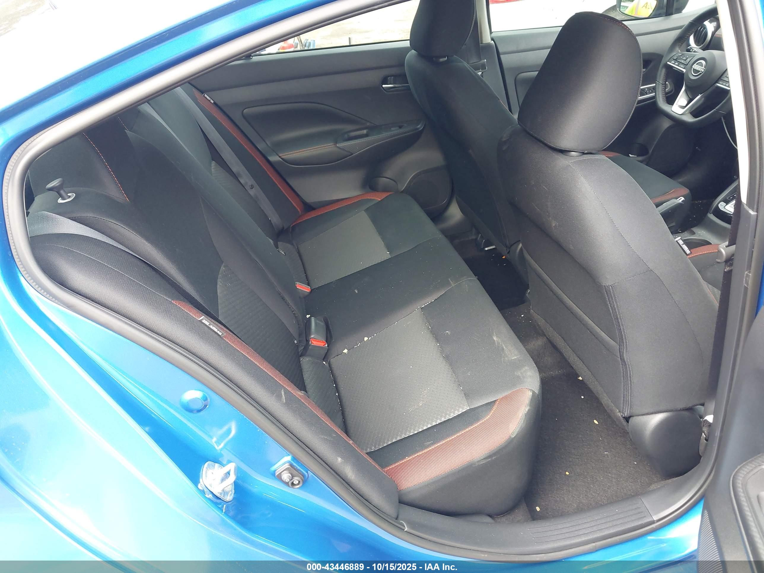 NISSAN VERSA image 8