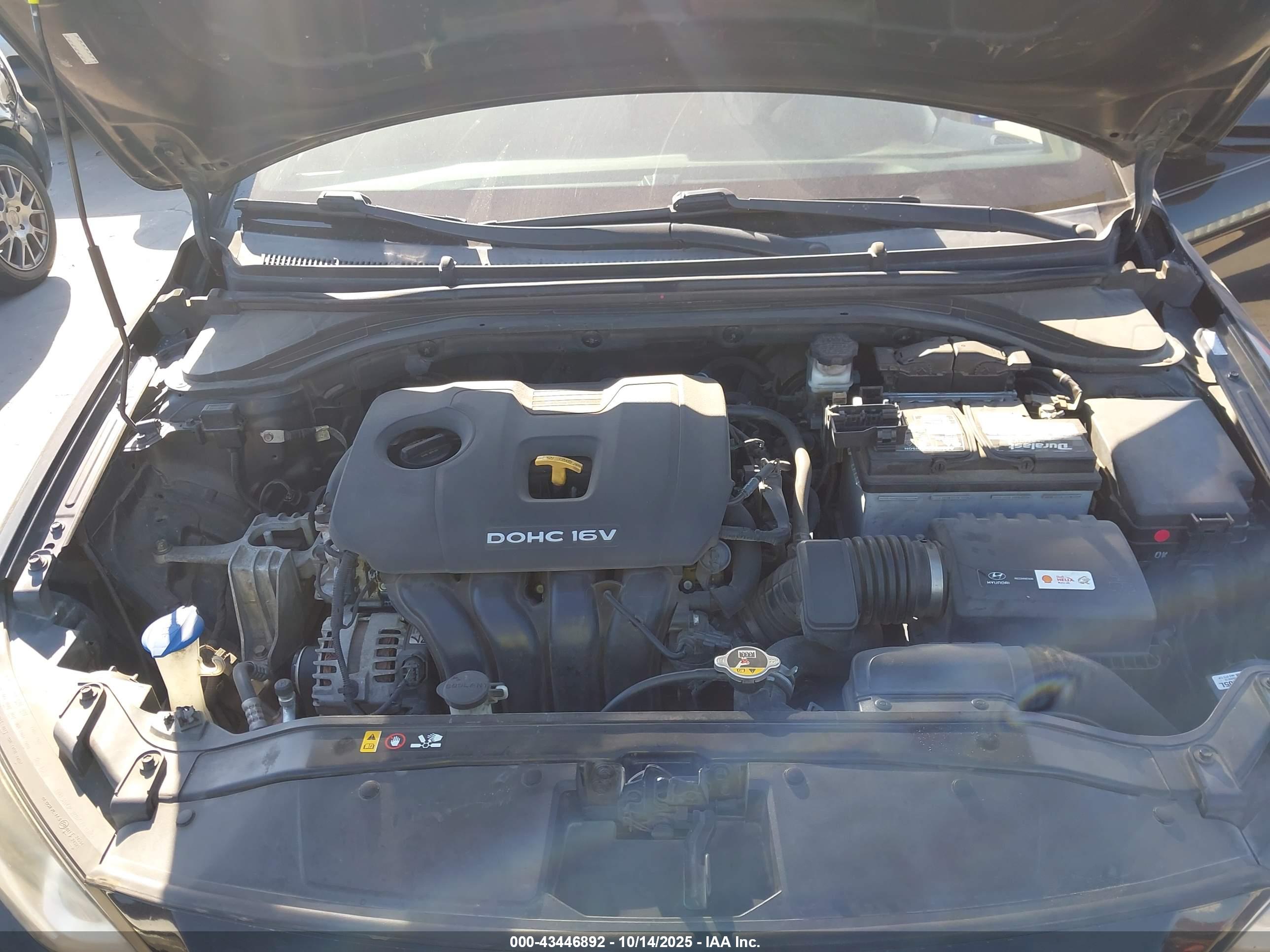 HYUNDAI ELANTRA image 10