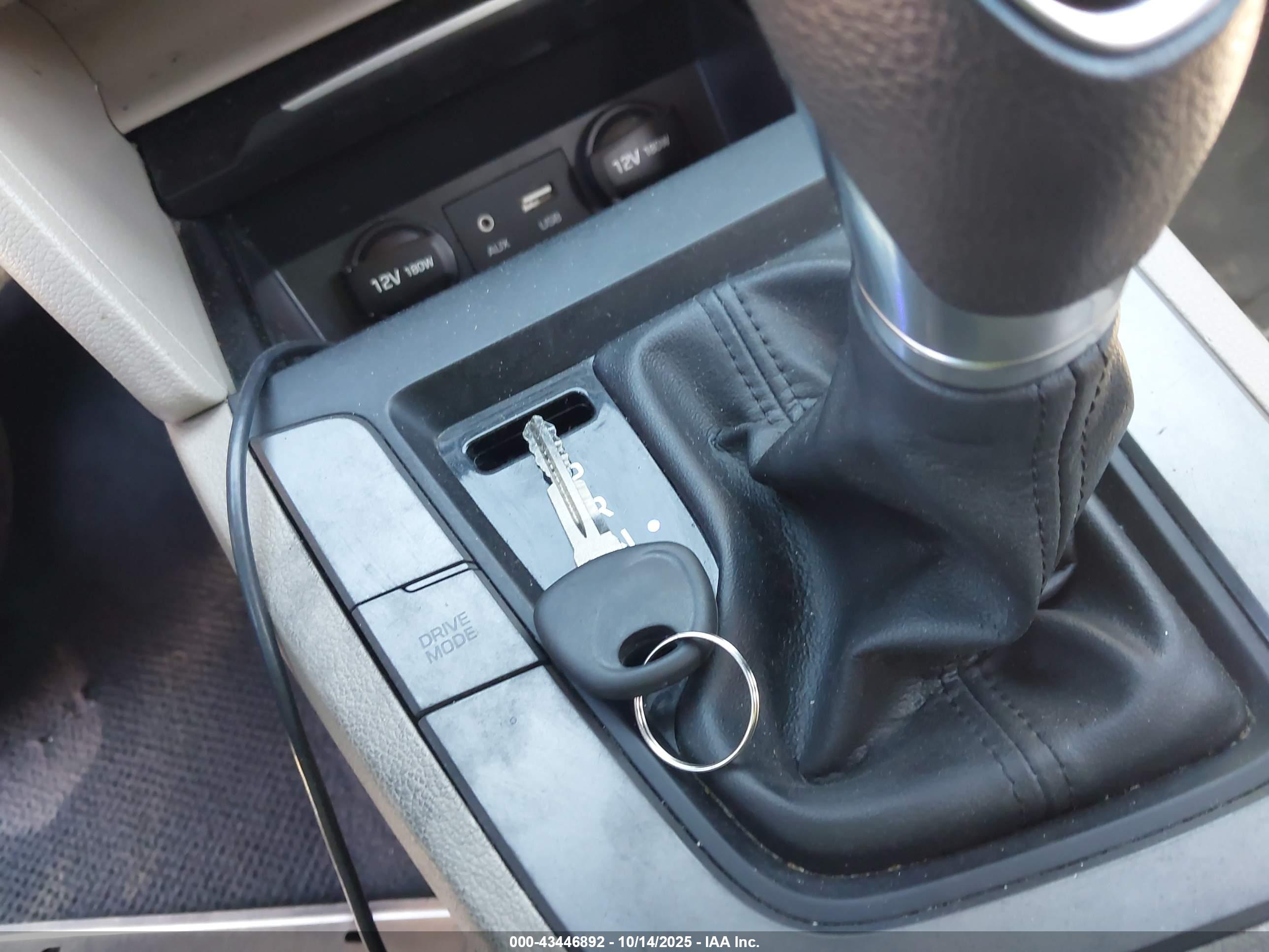 HYUNDAI ELANTRA image 11