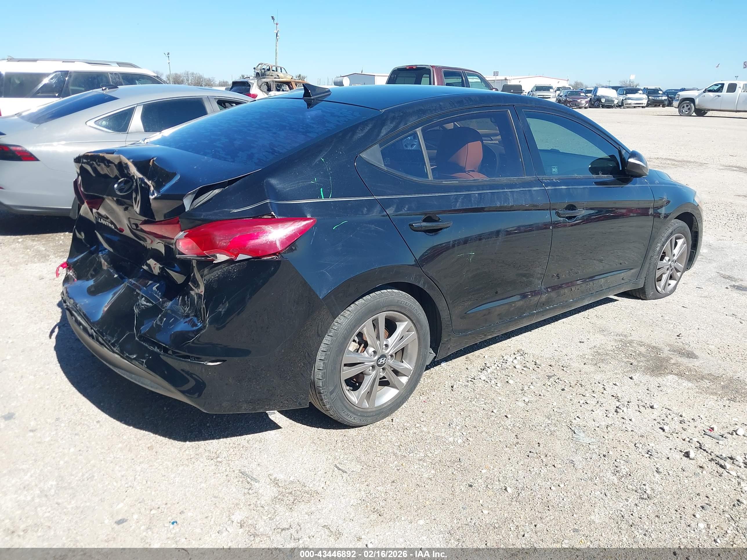 HYUNDAI ELANTRA image 4