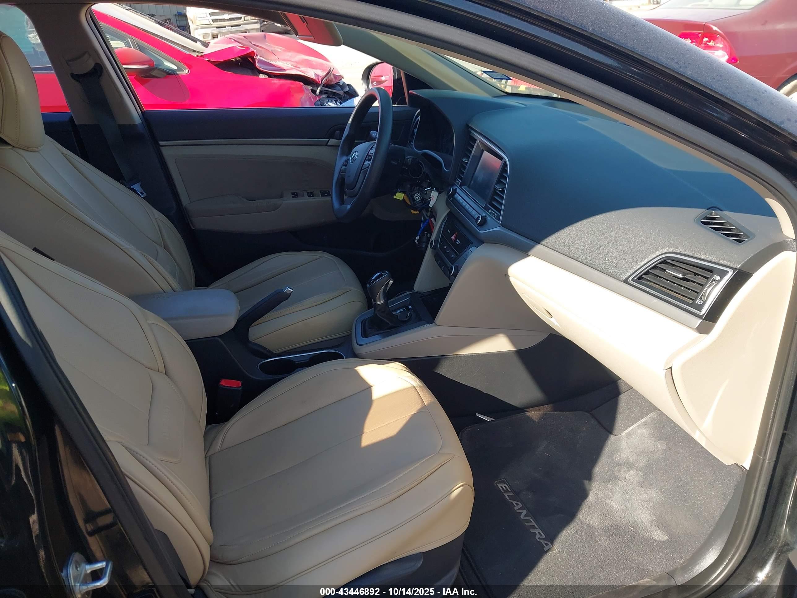 HYUNDAI ELANTRA image 5