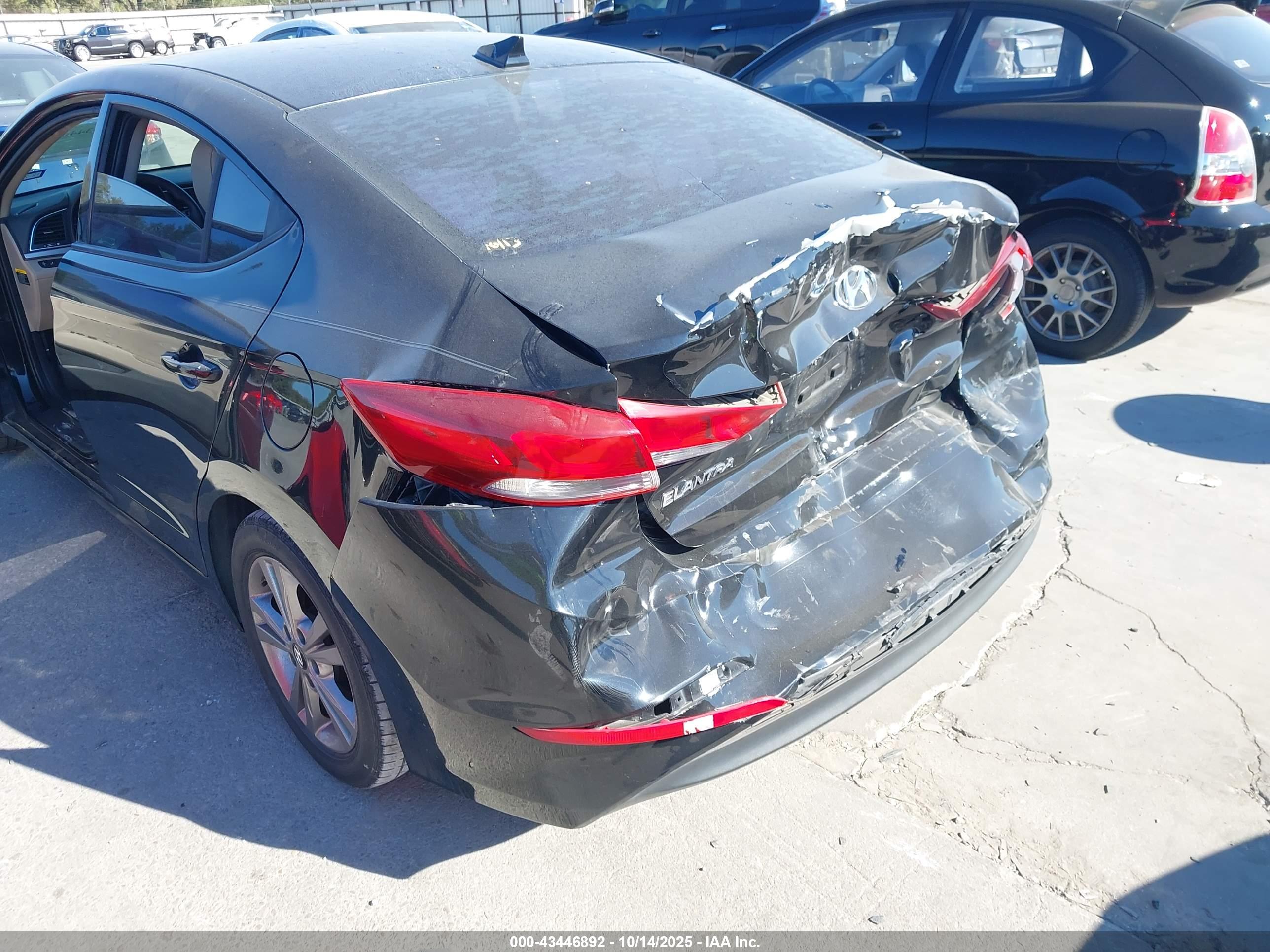 HYUNDAI ELANTRA image 6